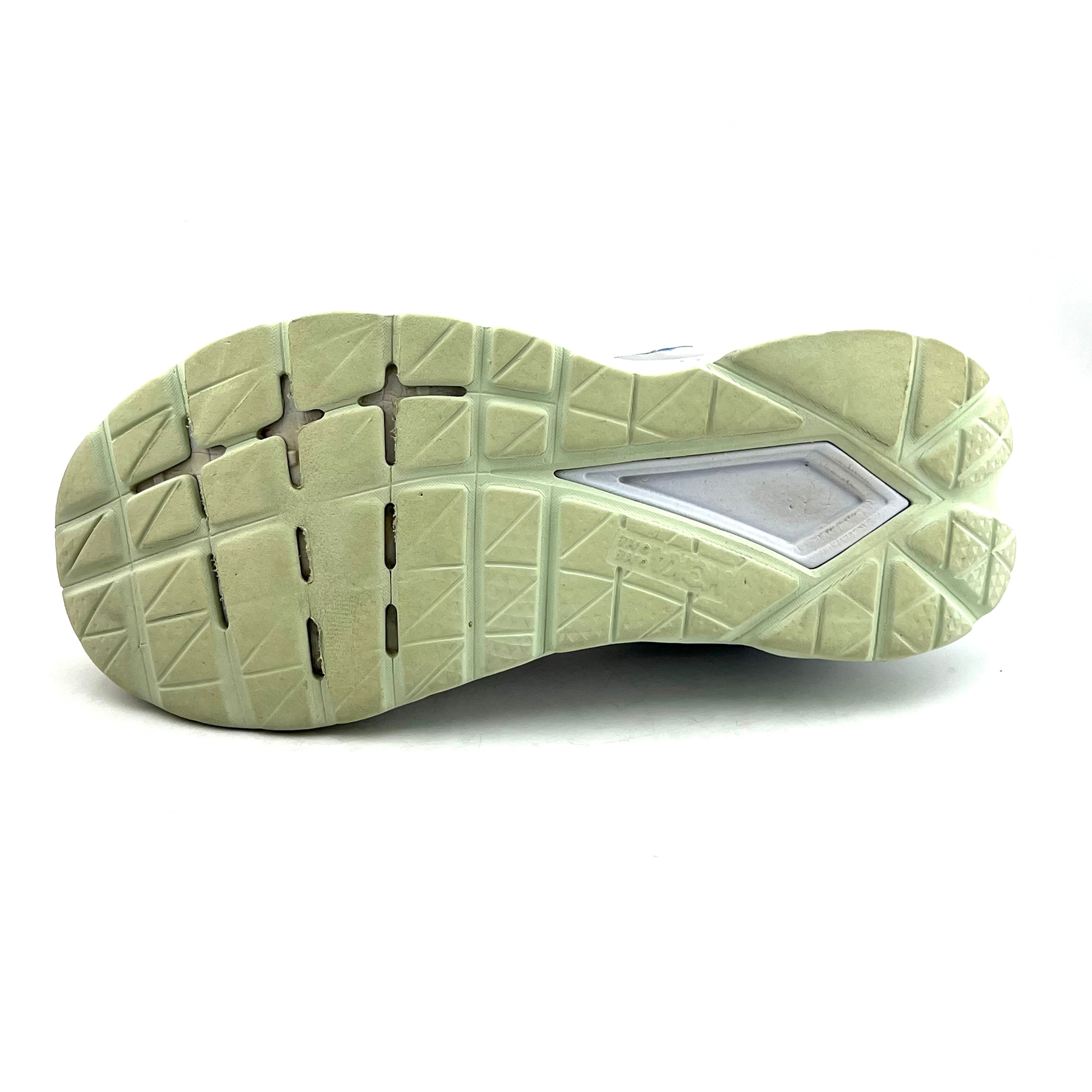 Hoka One One Mach 4