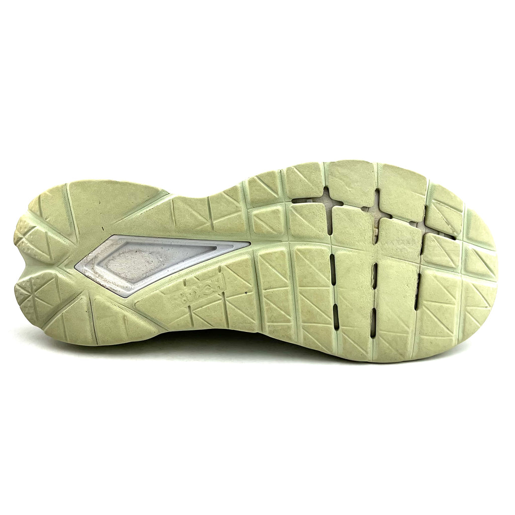 Hoka One One Mach 4