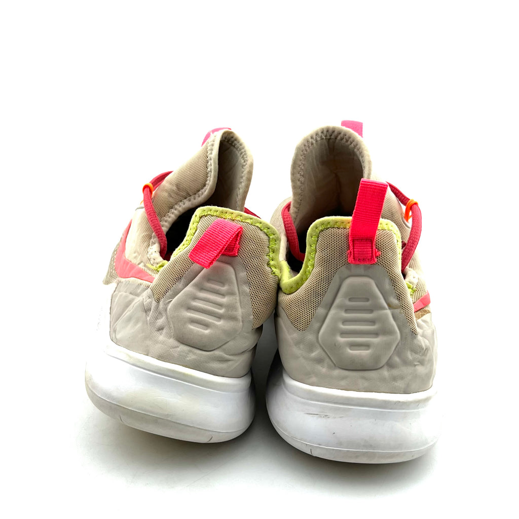 Nike Free TR 8