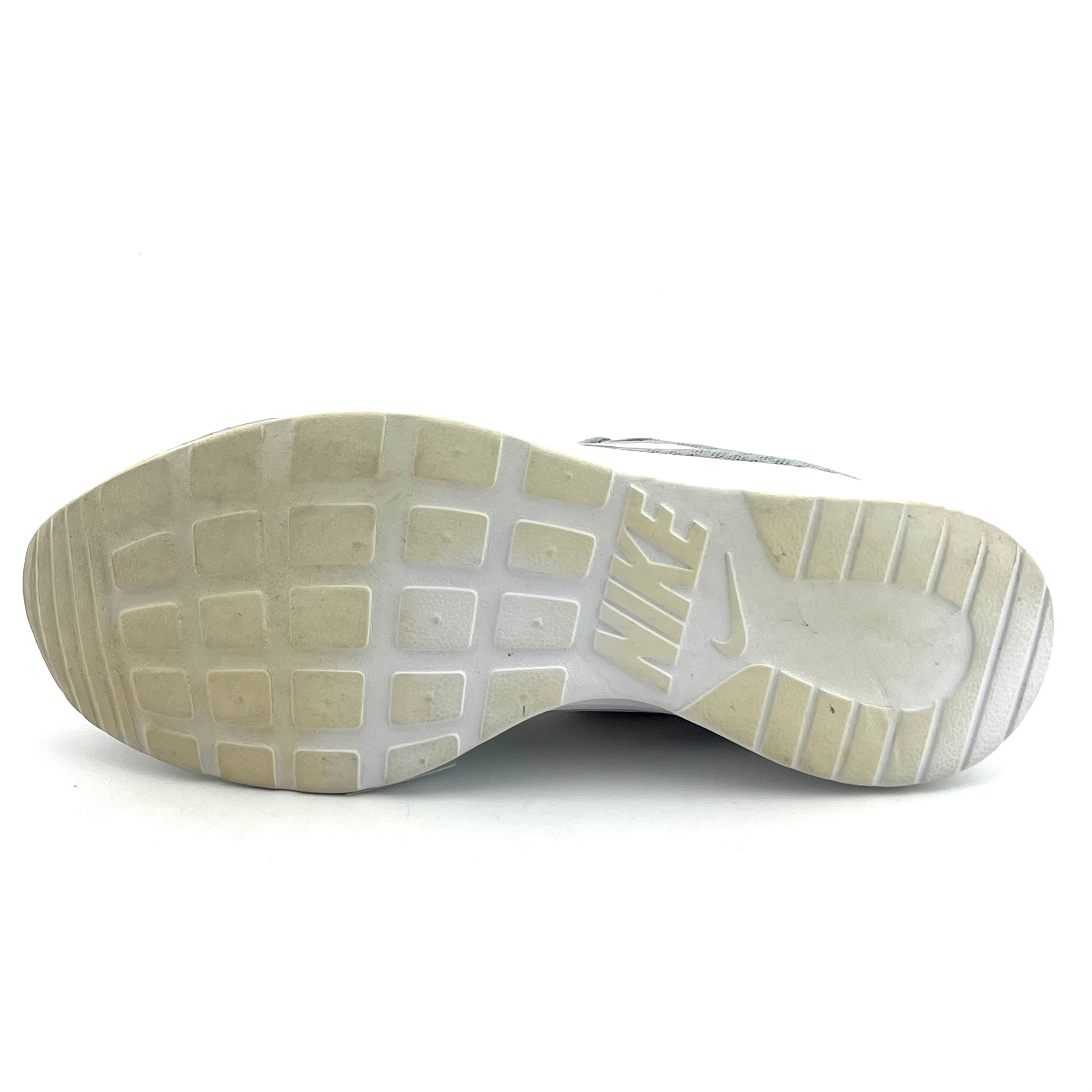 Nike Tanjun