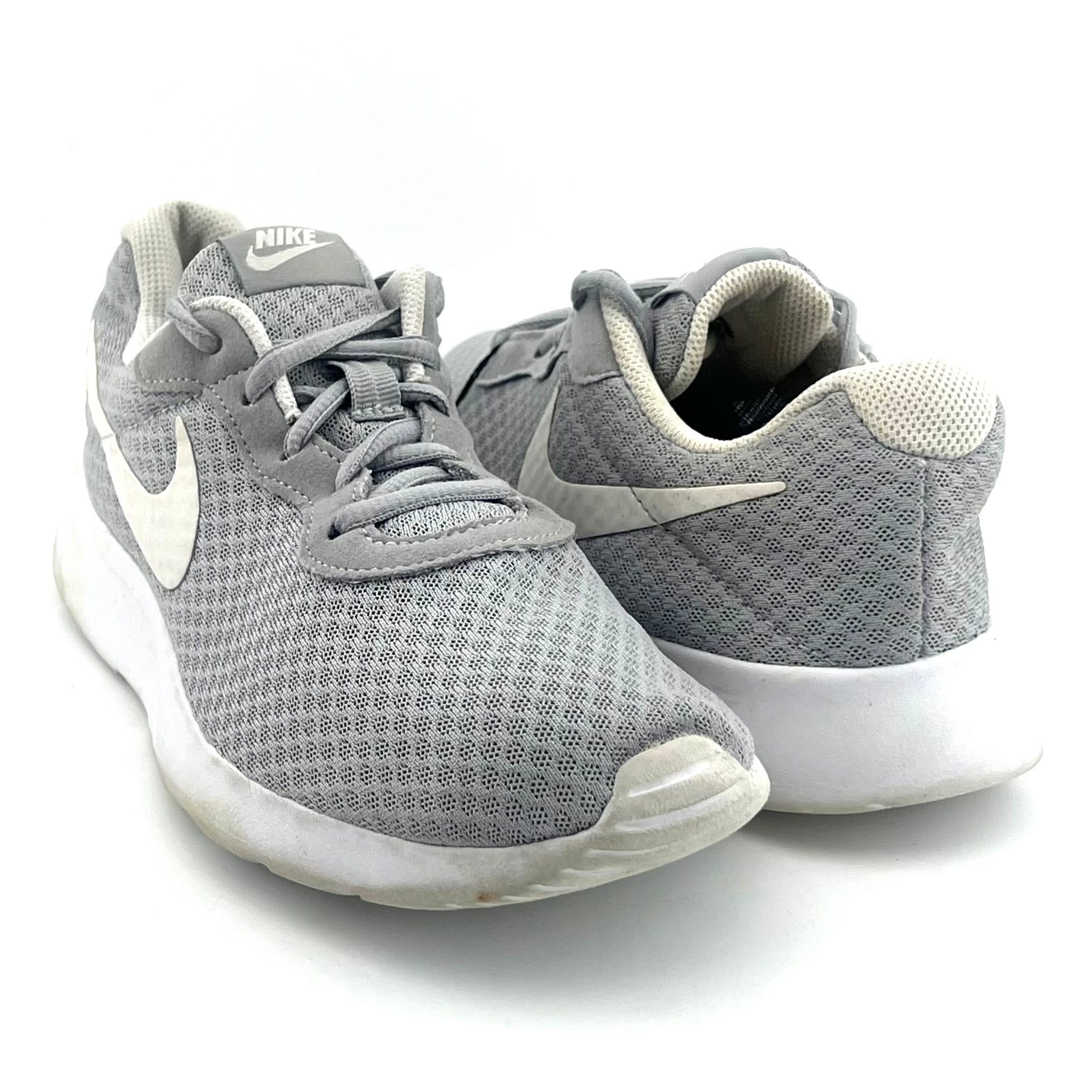 Nike Tanjun
