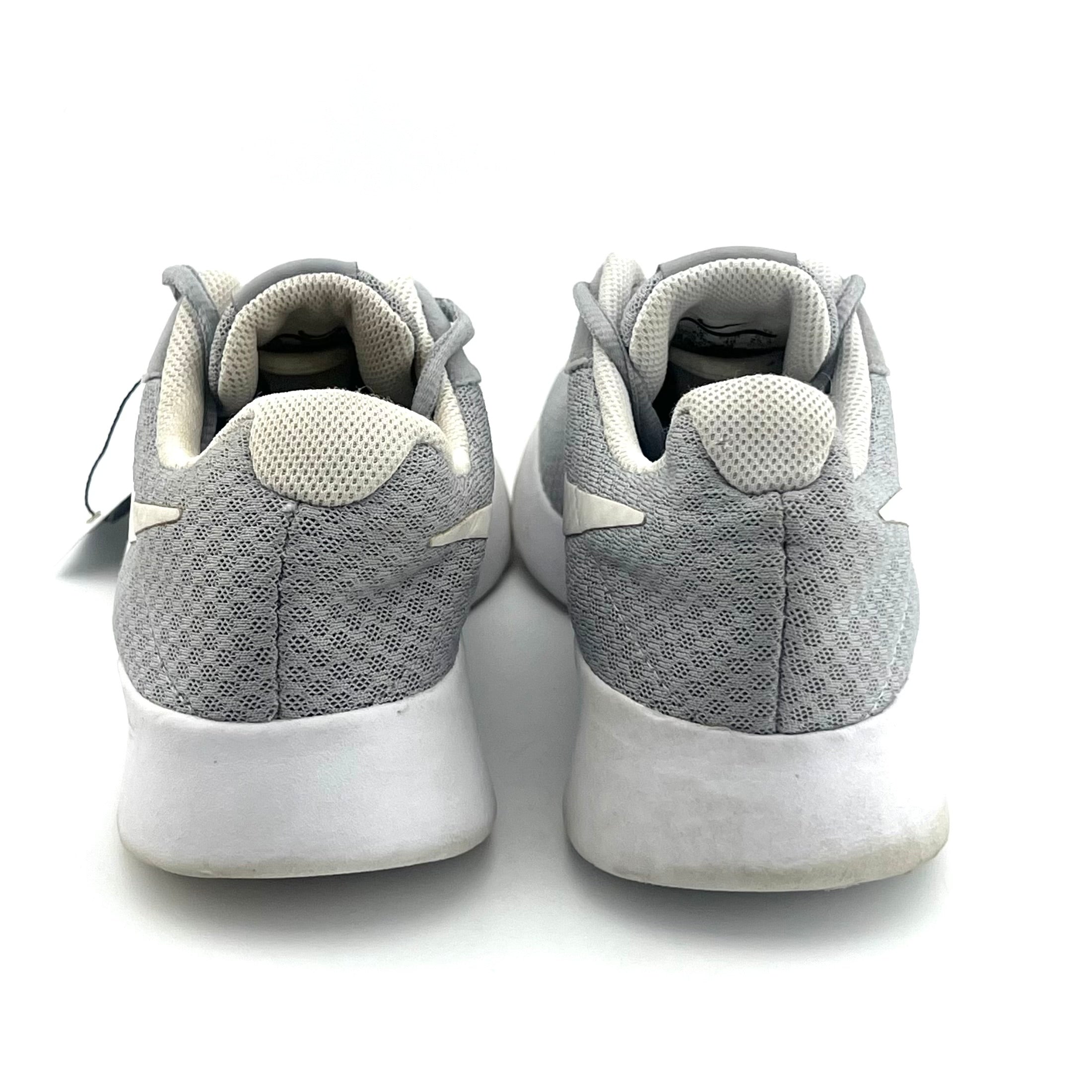 Nike Tanjun