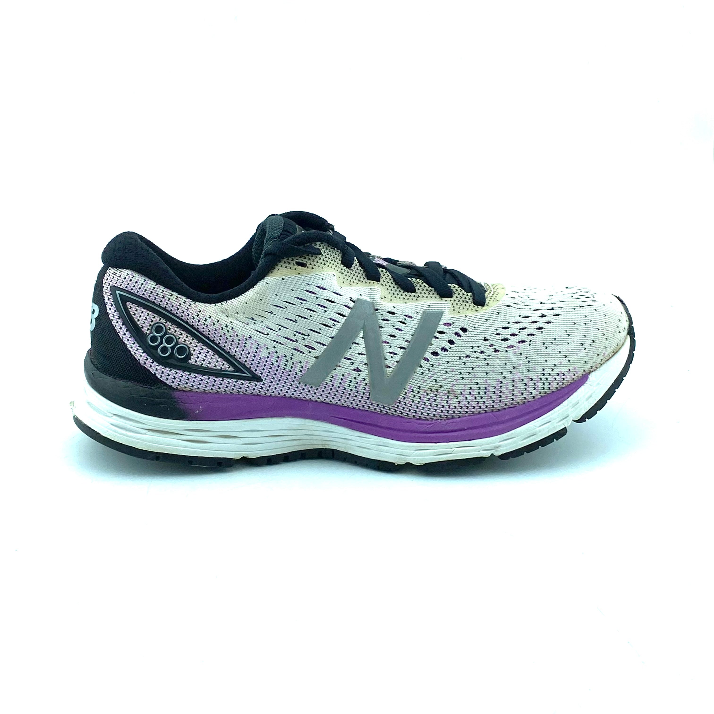 New Balance 880