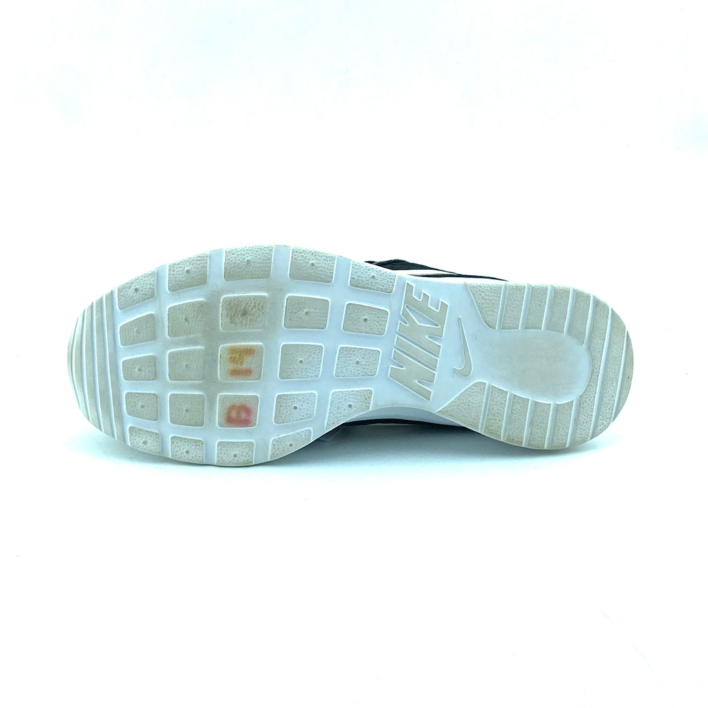 Nike Tanjun