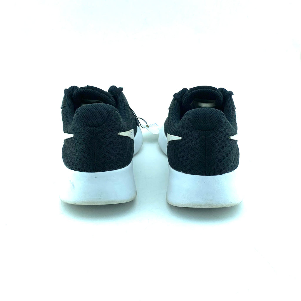 Nike Tanjun