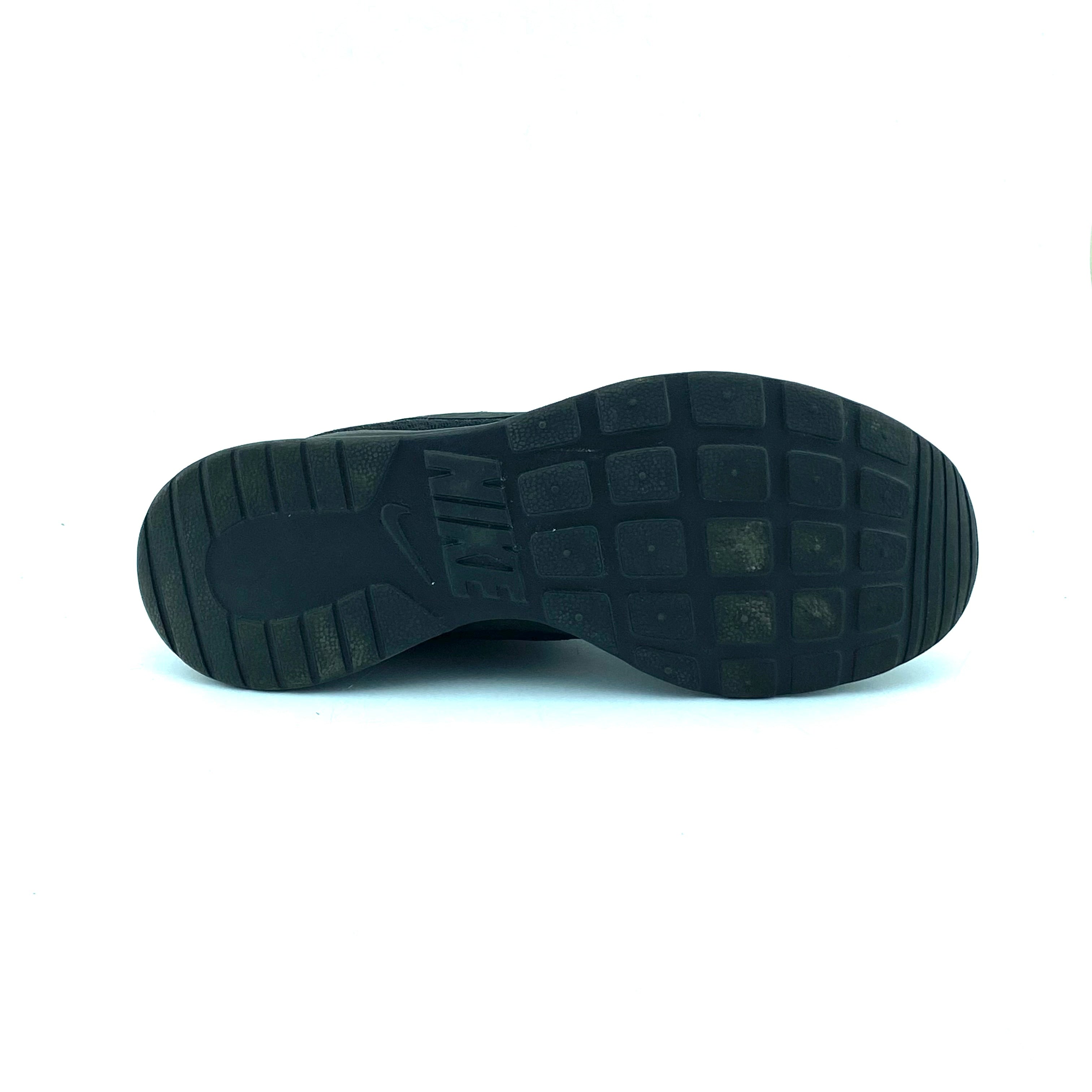 Nike Tanjun