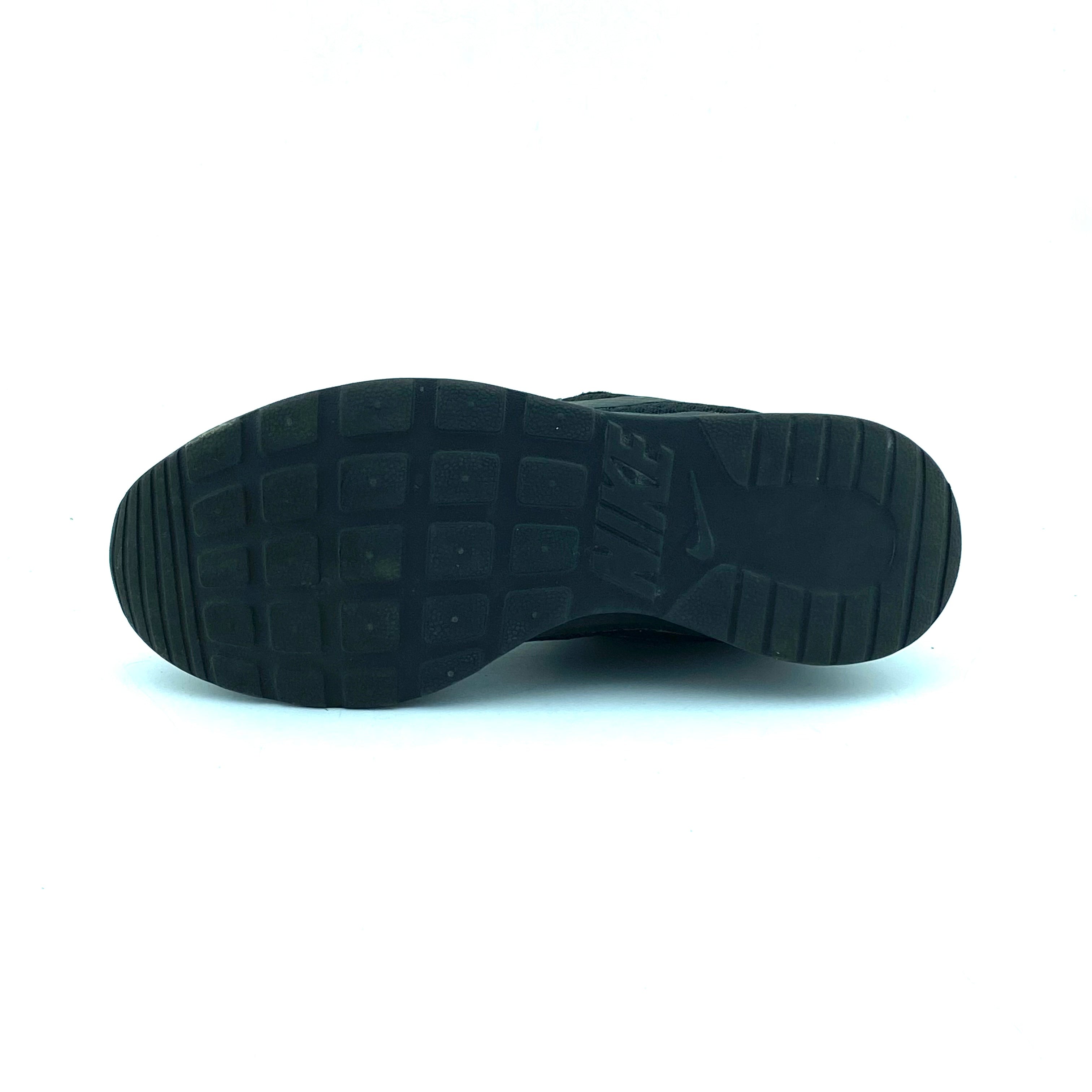 Nike Tanjun