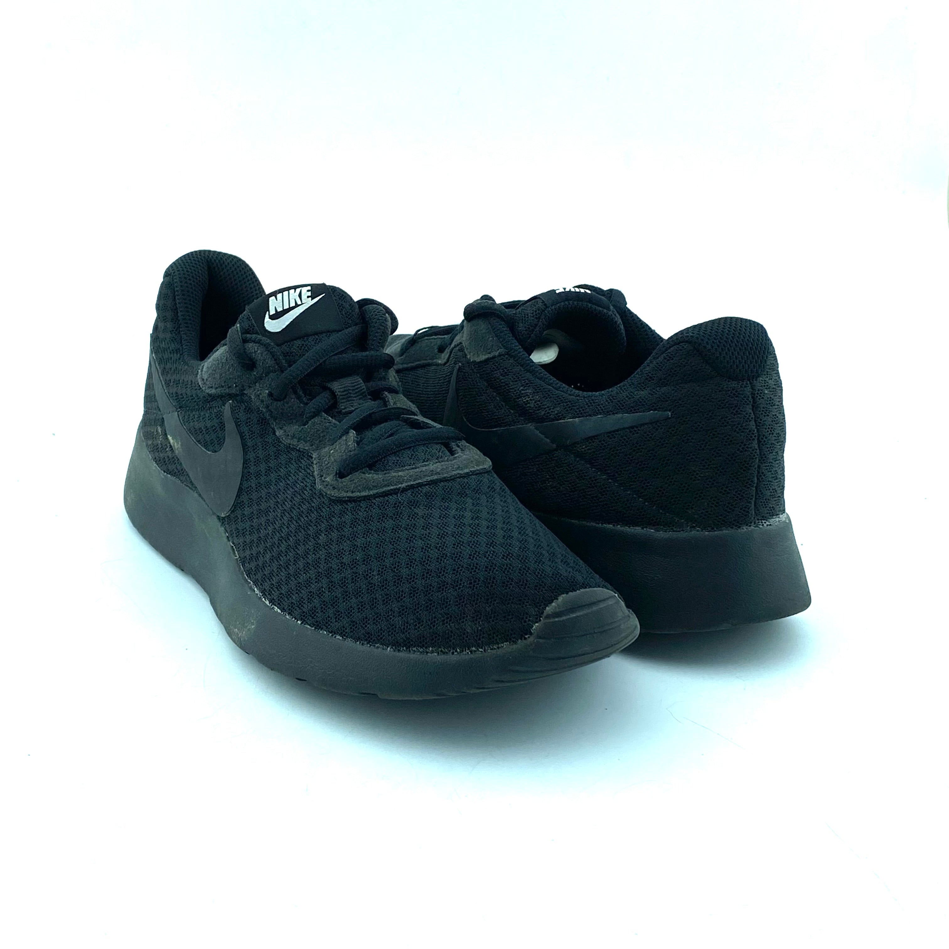 Nike Tanjun