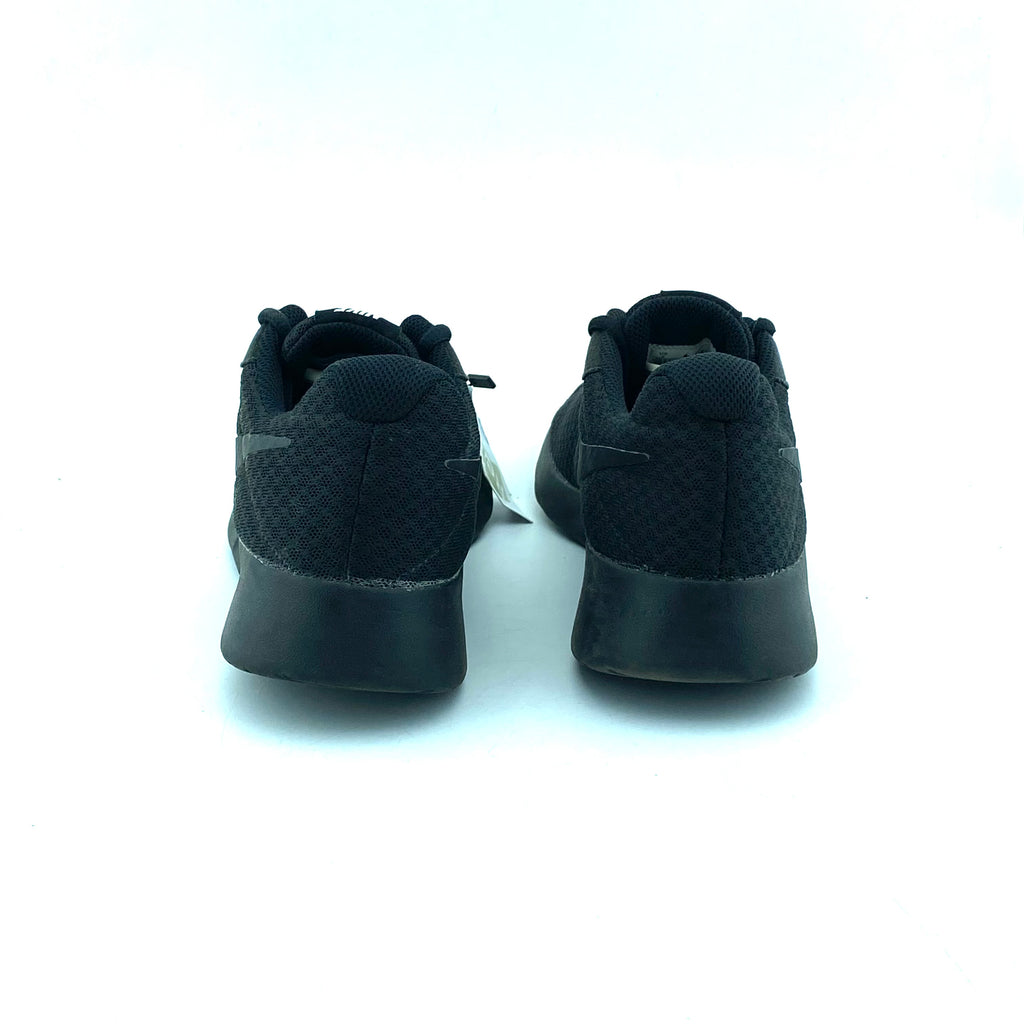 Nike Tanjun