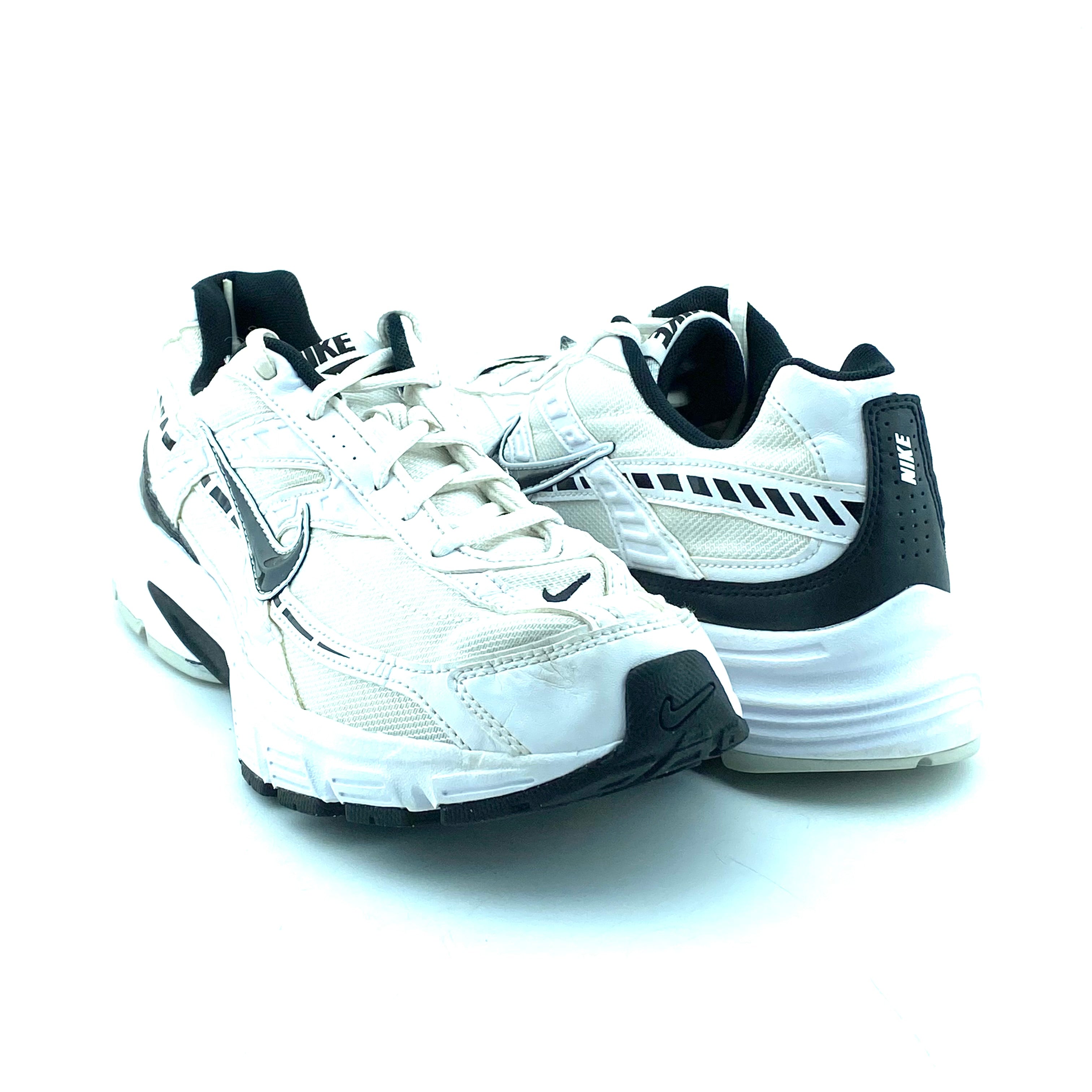 Nike Initiator