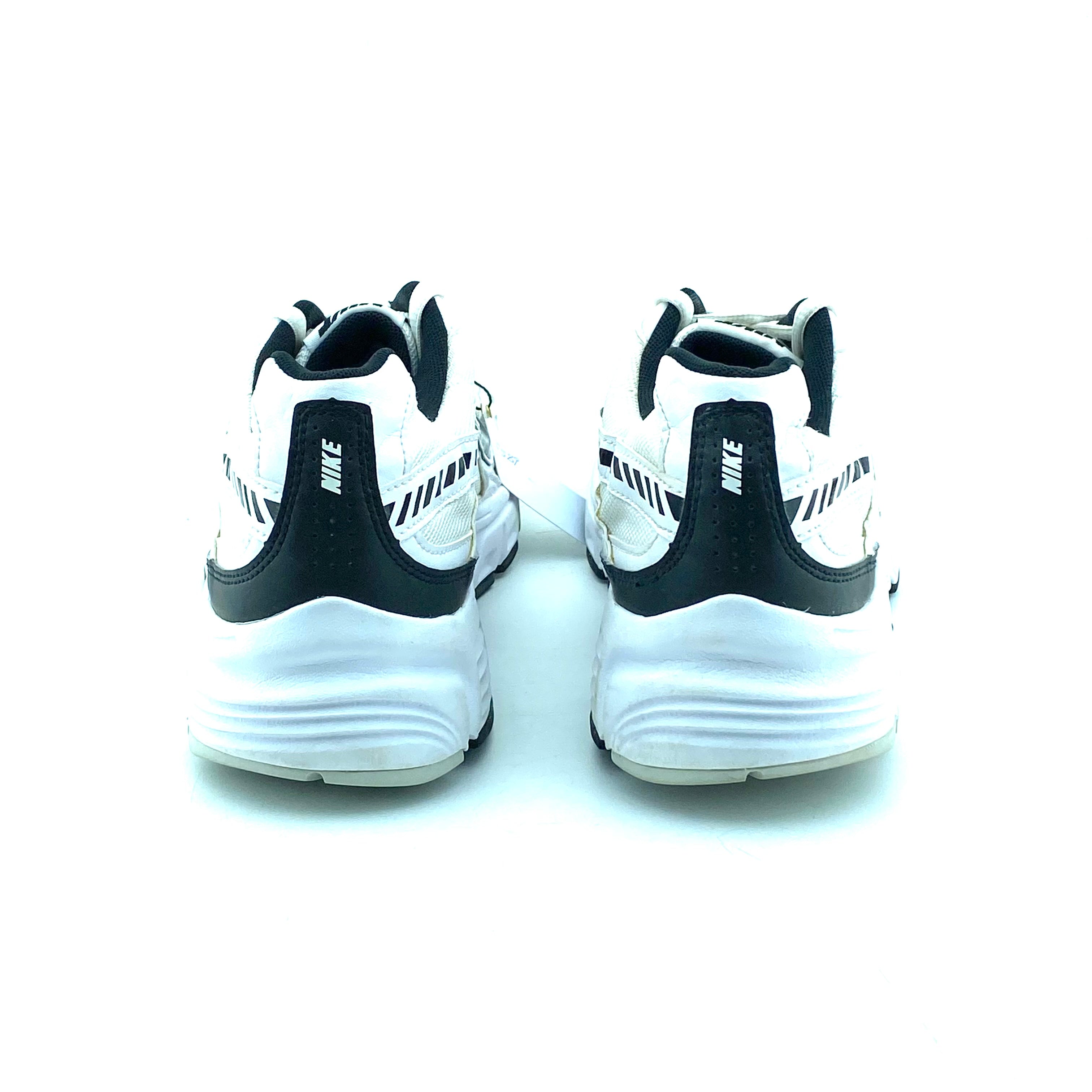Nike Initiator