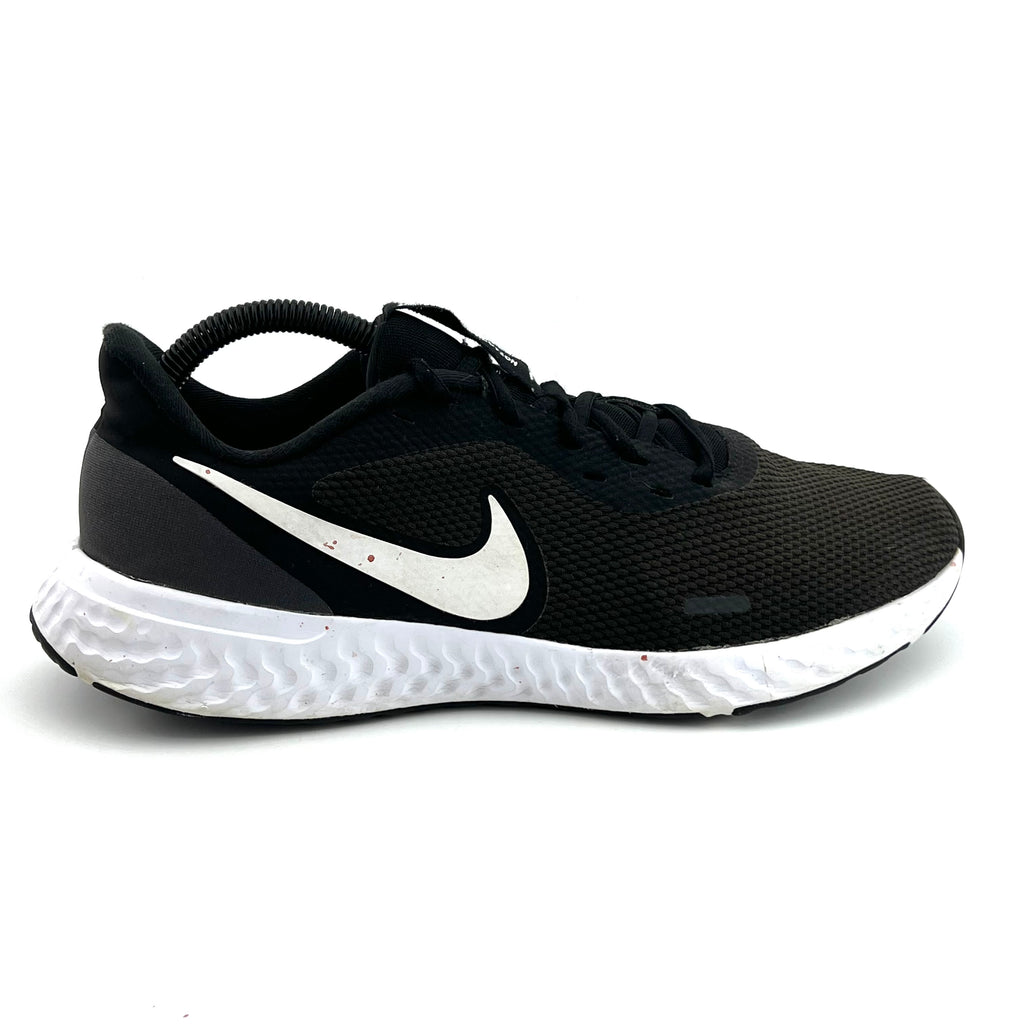 Nike Revolution 5