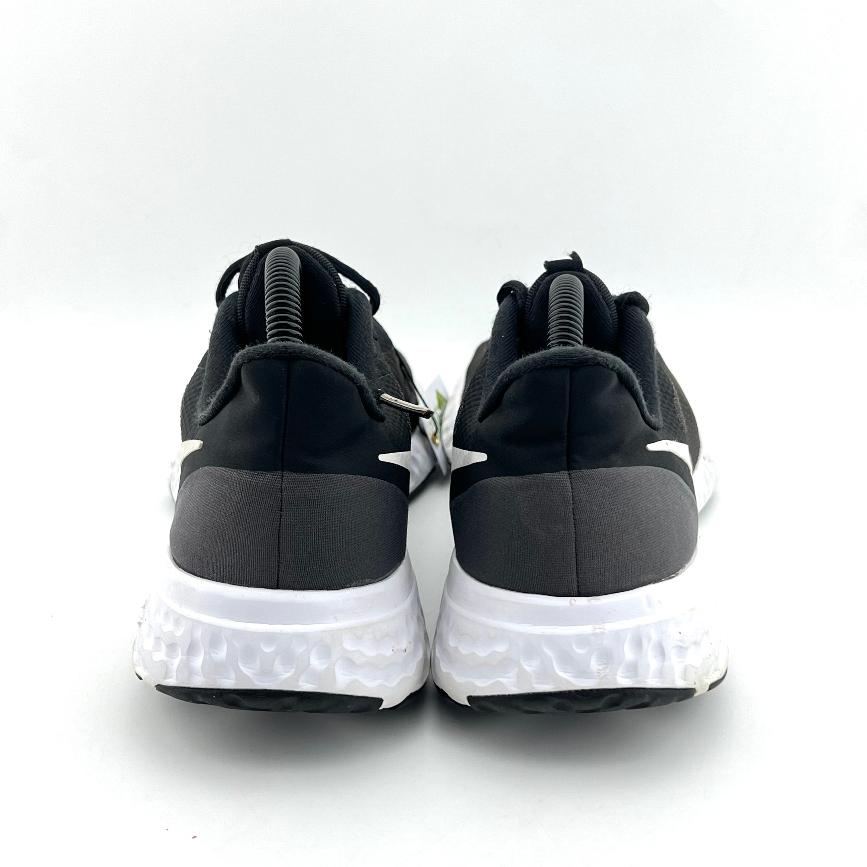 Nike Revolution 5