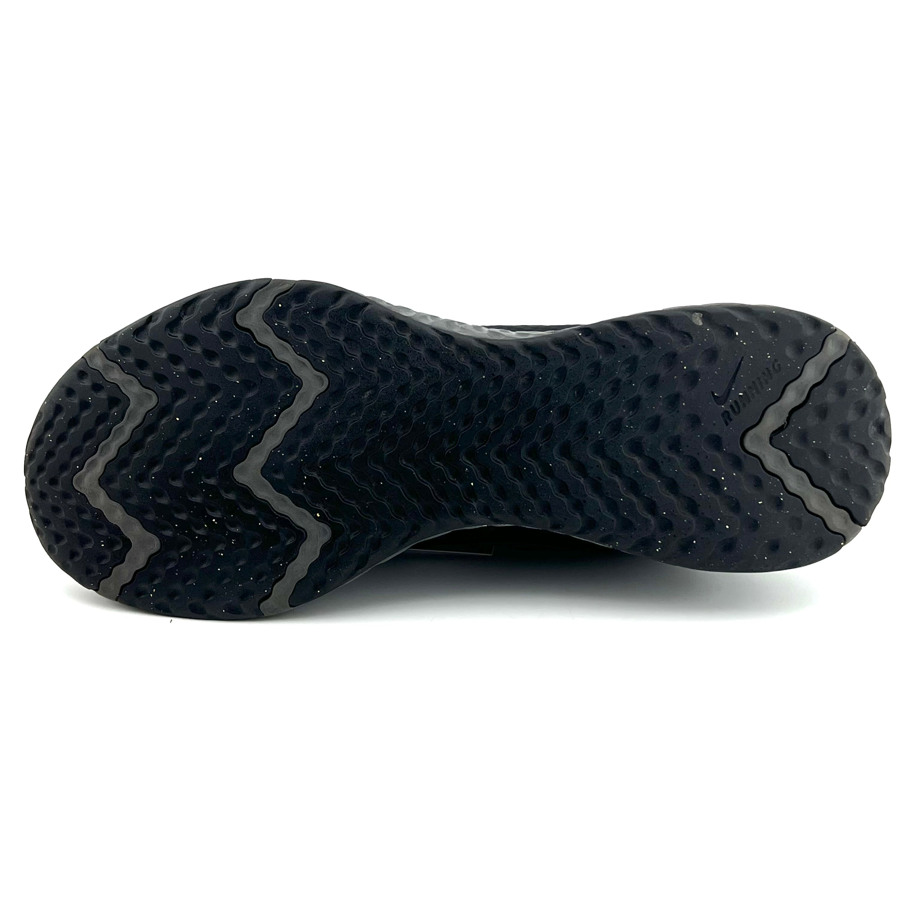 Nike Revolution 5