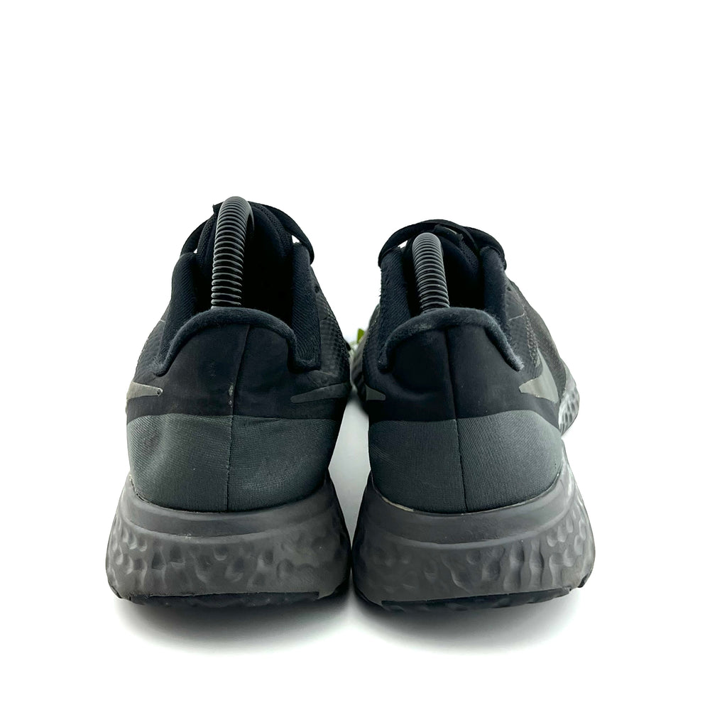 Nike Revolution 5