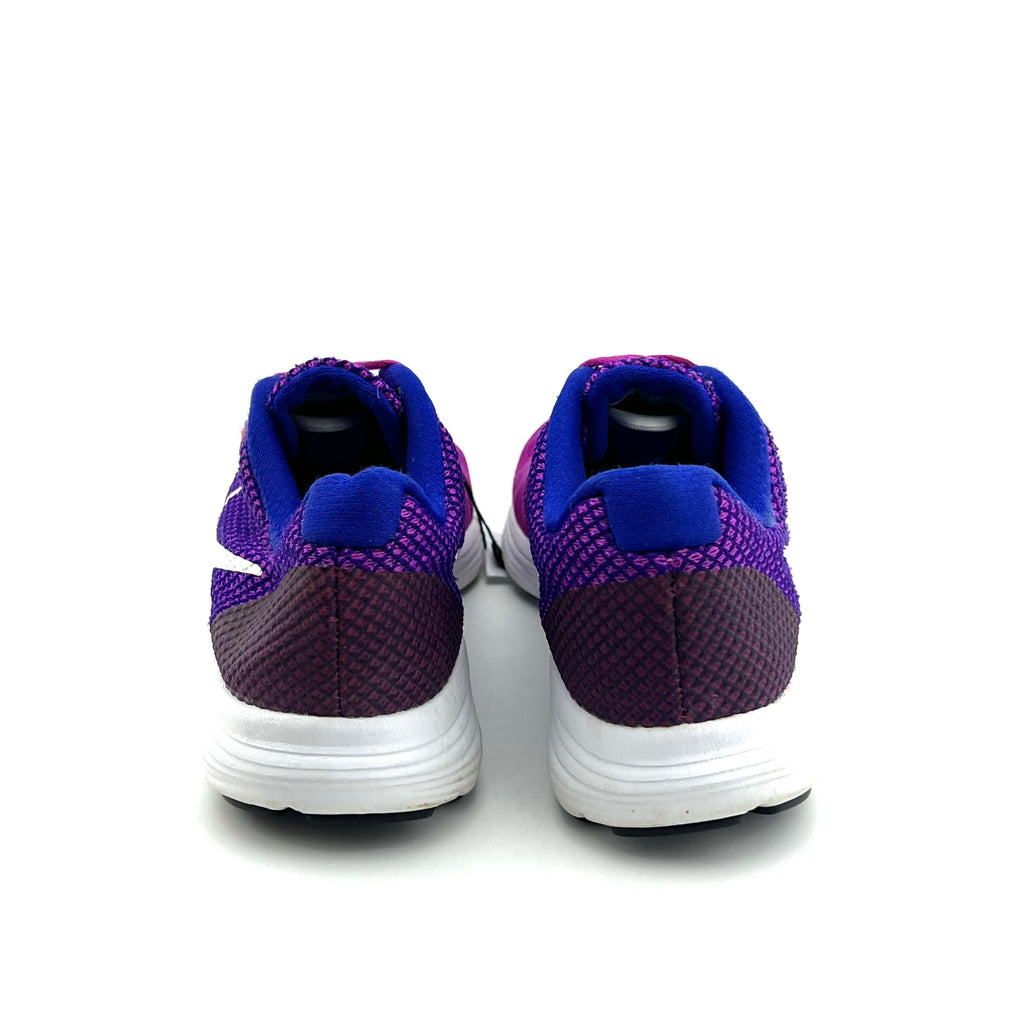 Nike Revolution 3