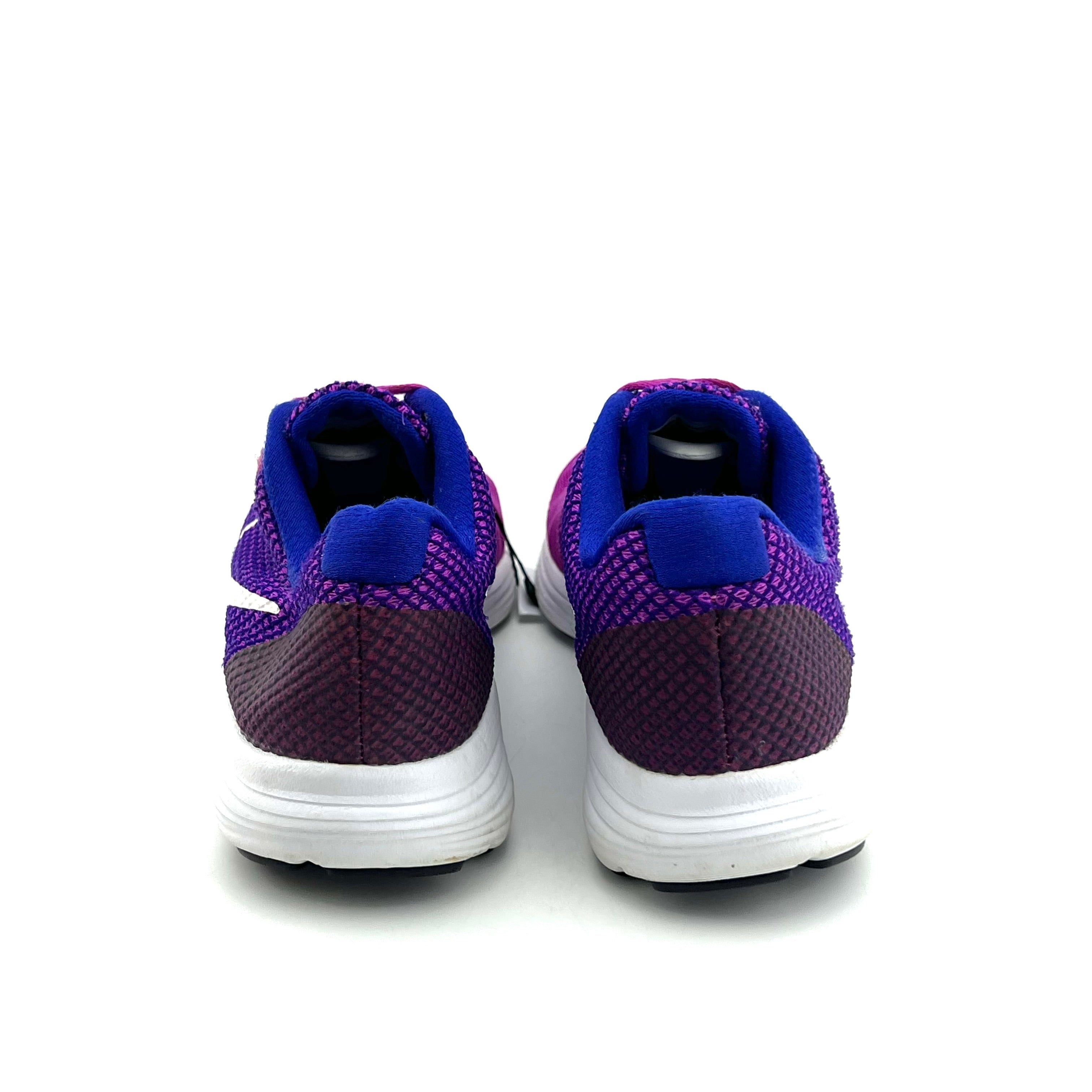 Nike Revolution 3