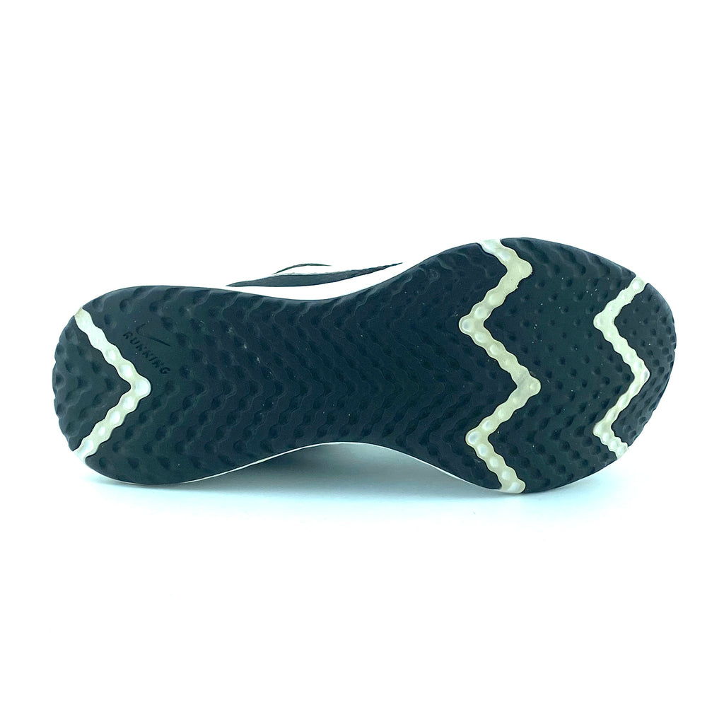 Nike Revolution 5