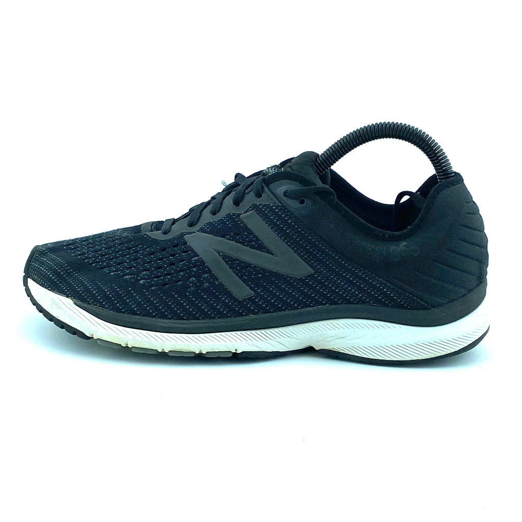 New Balance 860