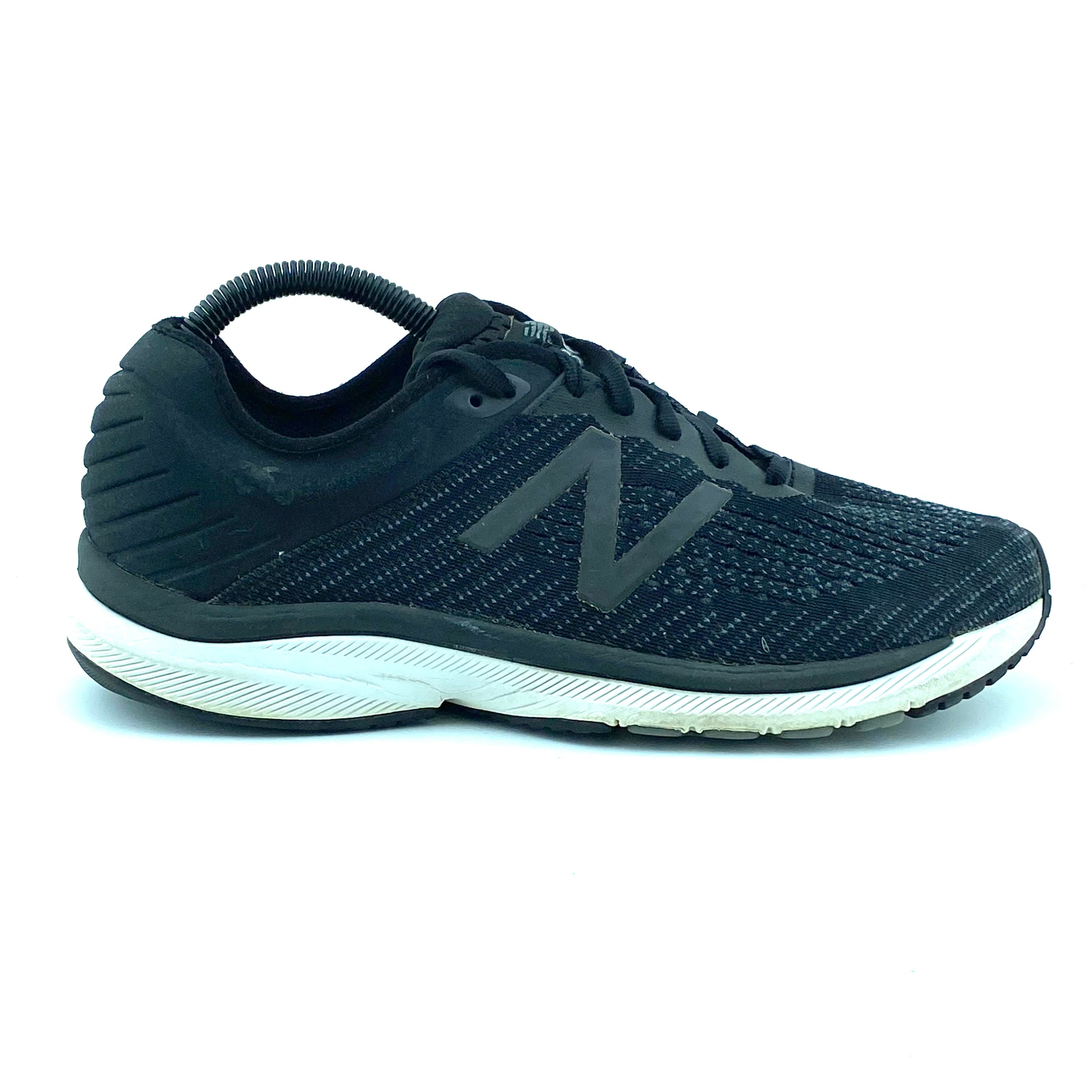New Balance 860