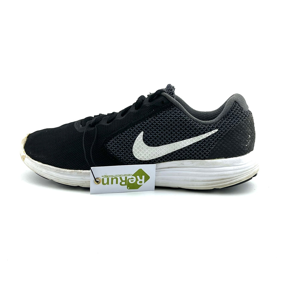 Nike Revolution 3