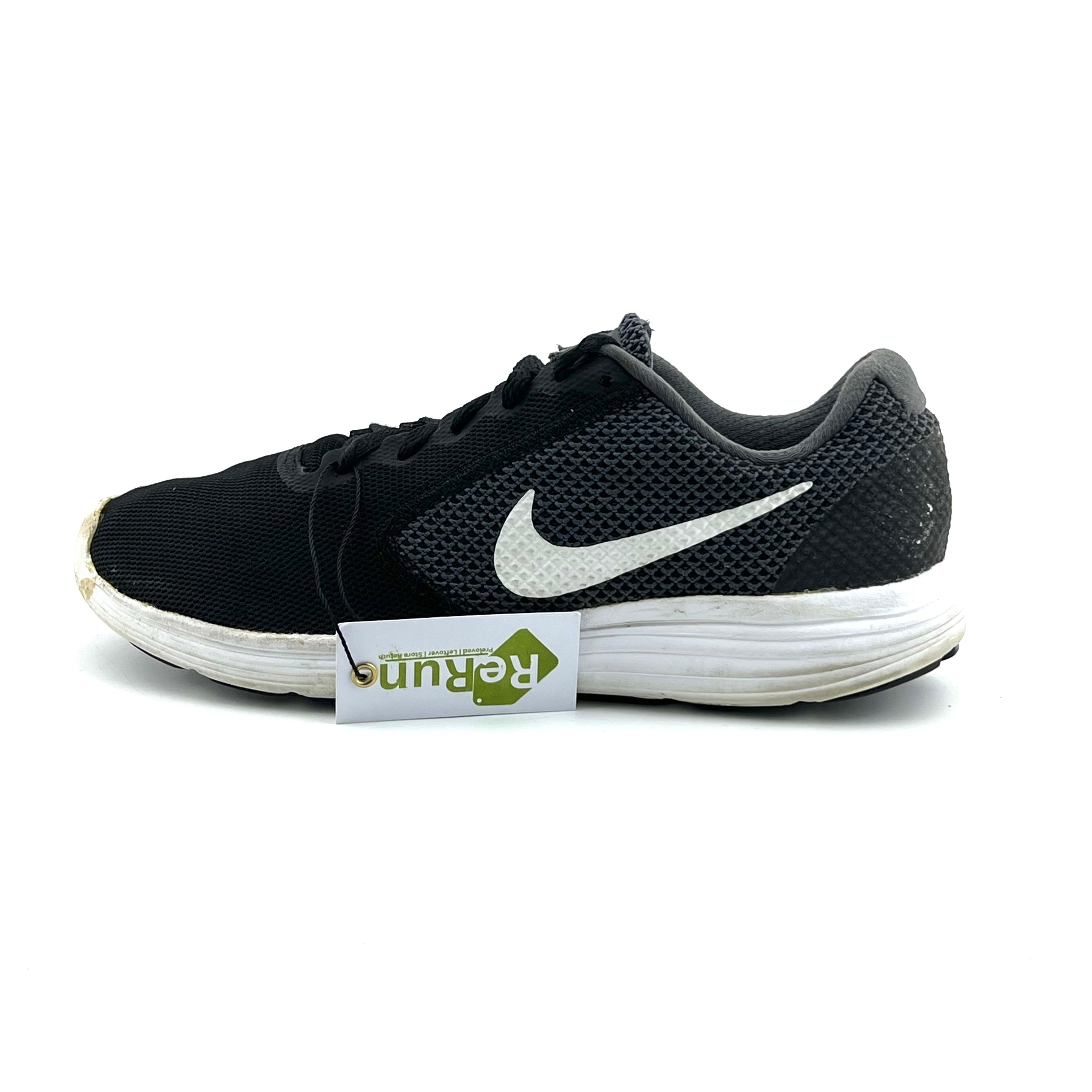 Nike Revolution 3