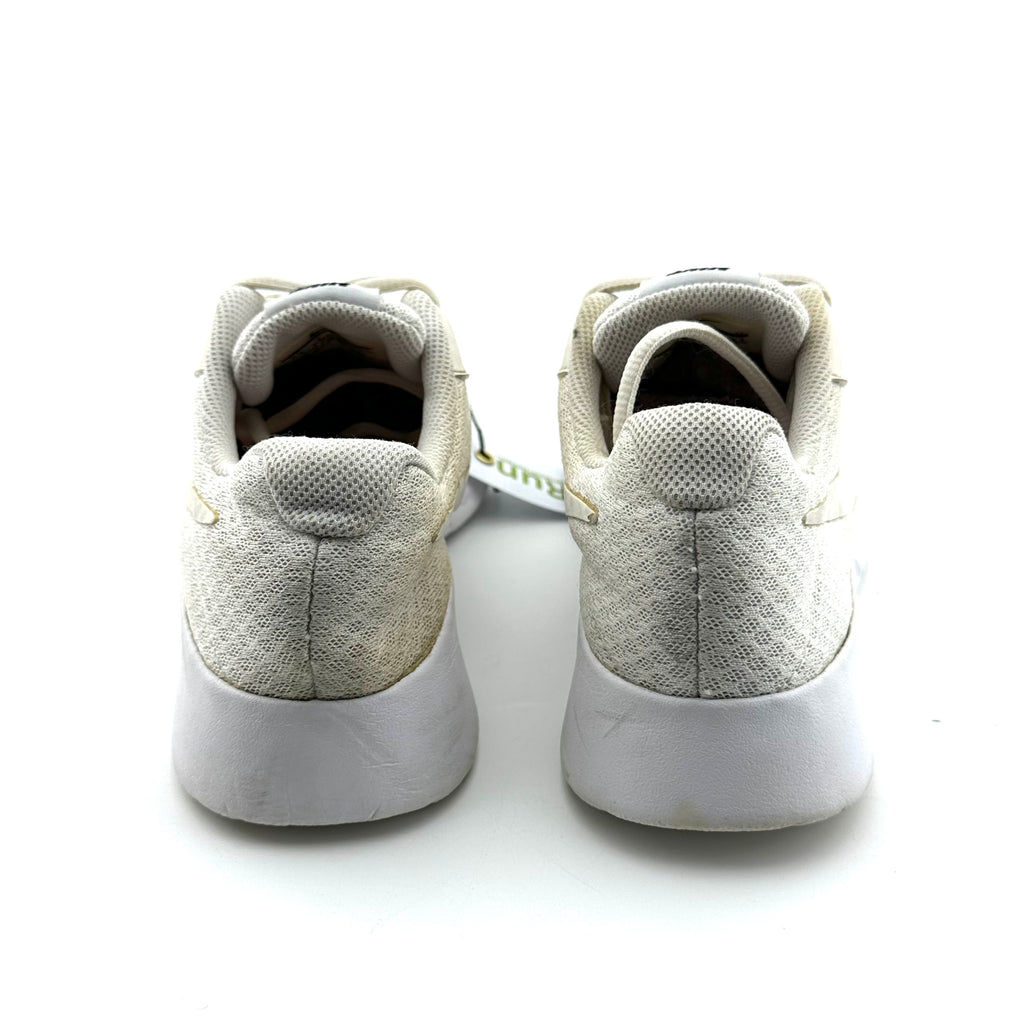 Nike Tanjun