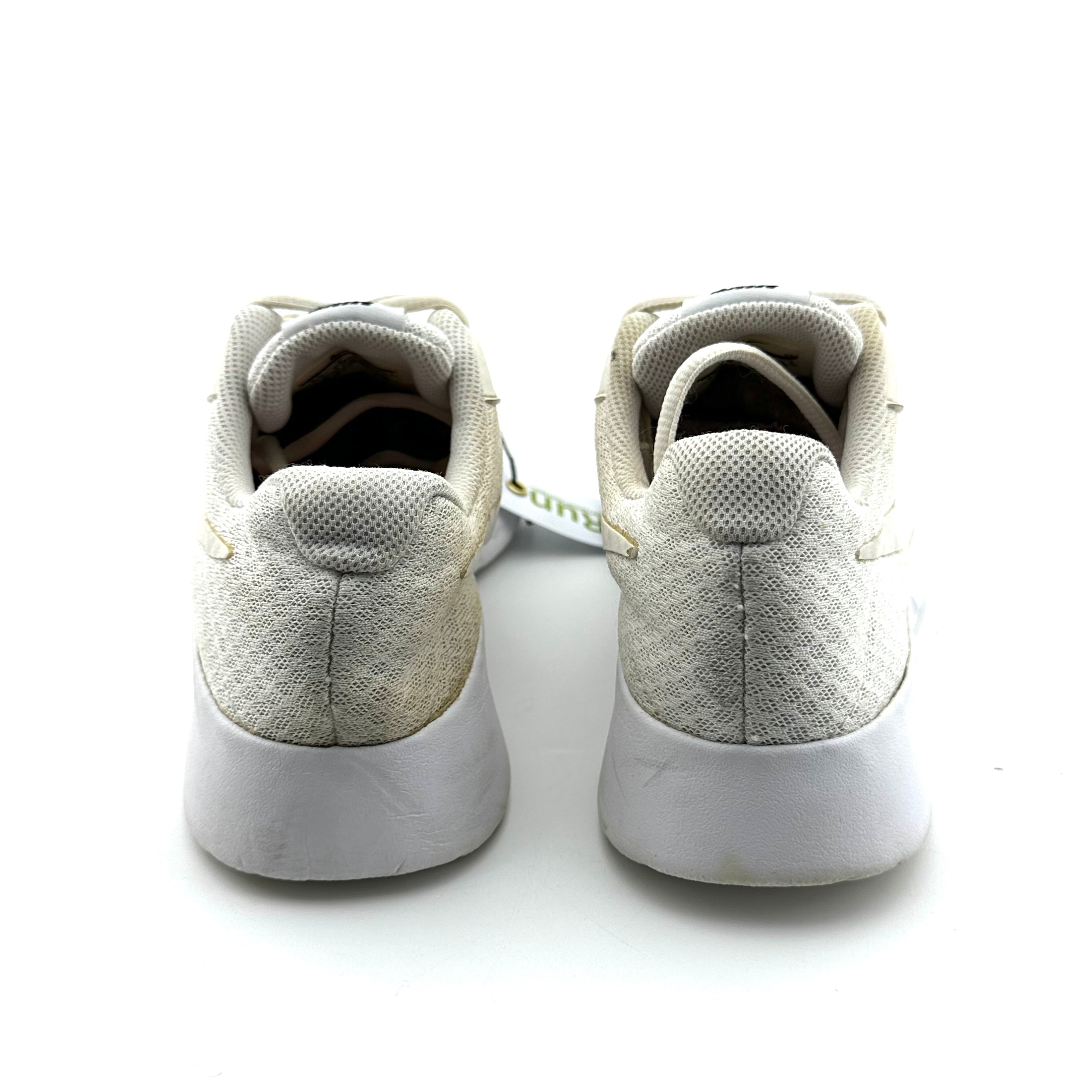 Nike Tanjun