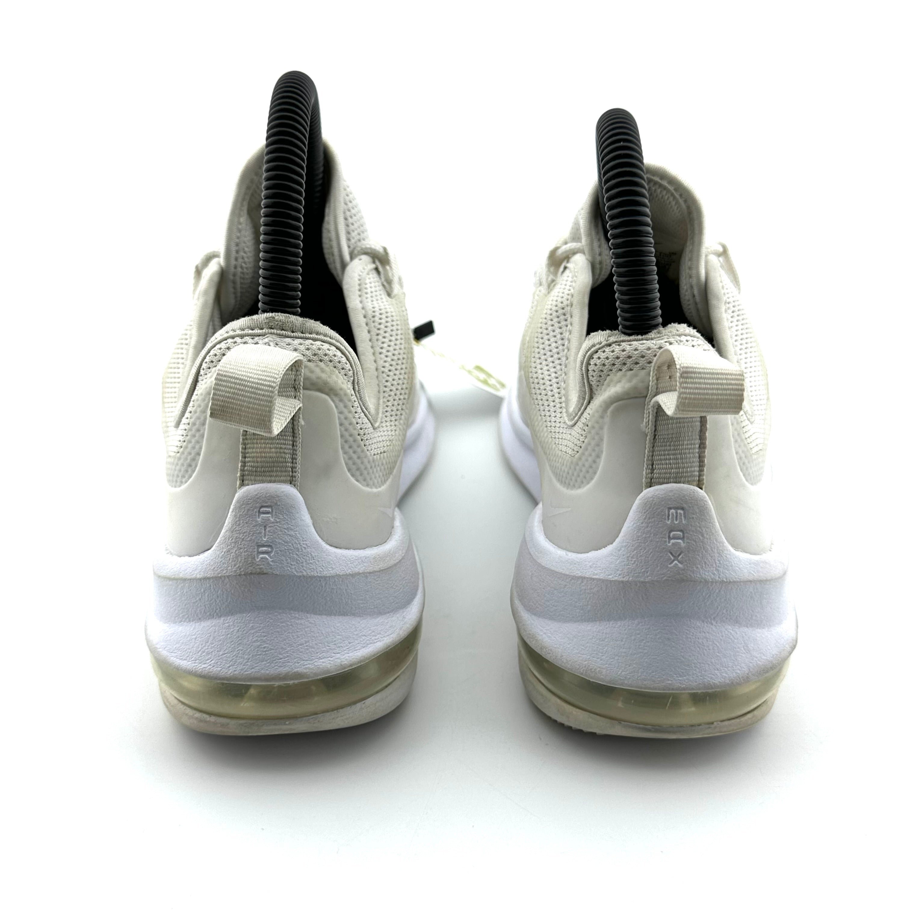 Nike Air Max Axis