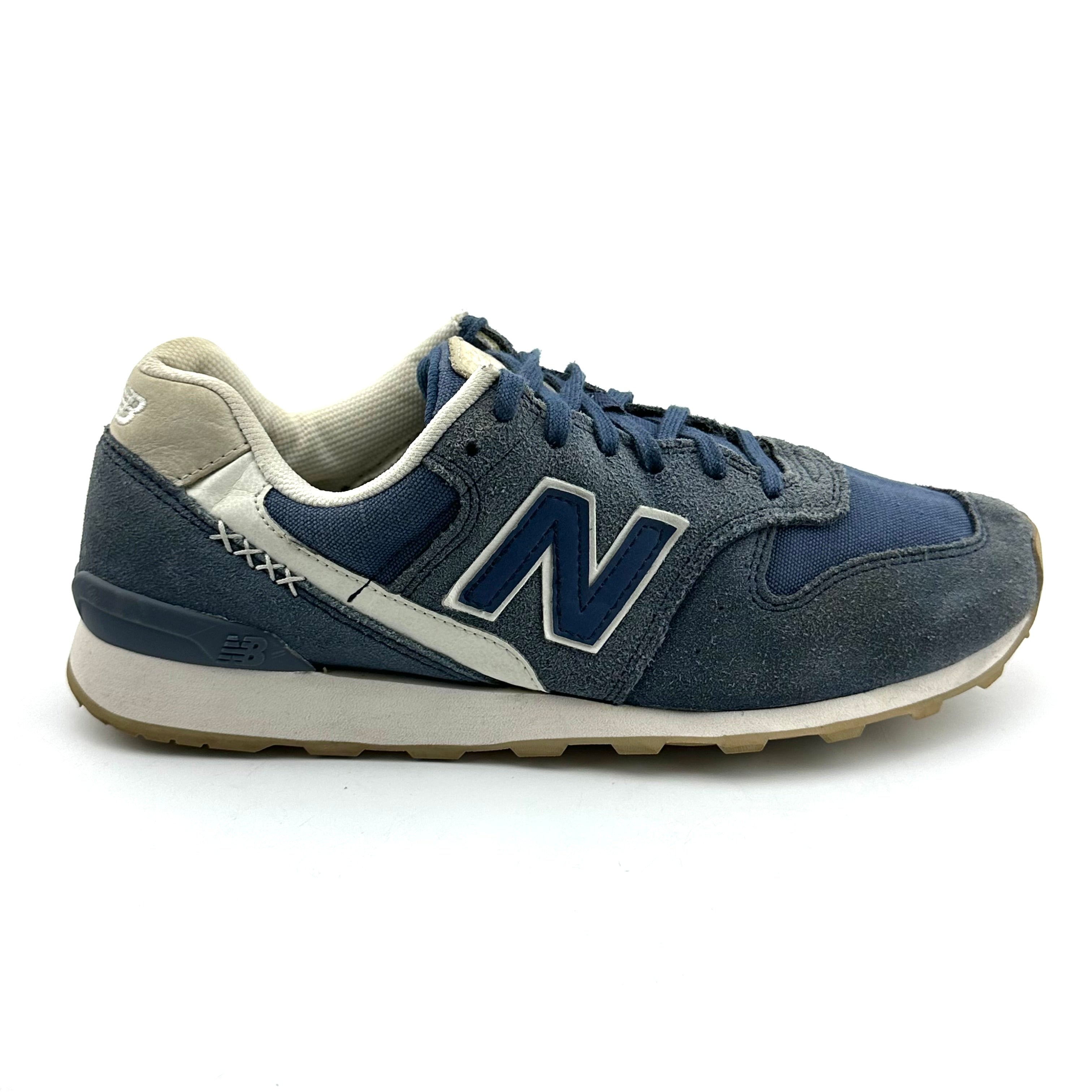 New Balance 996