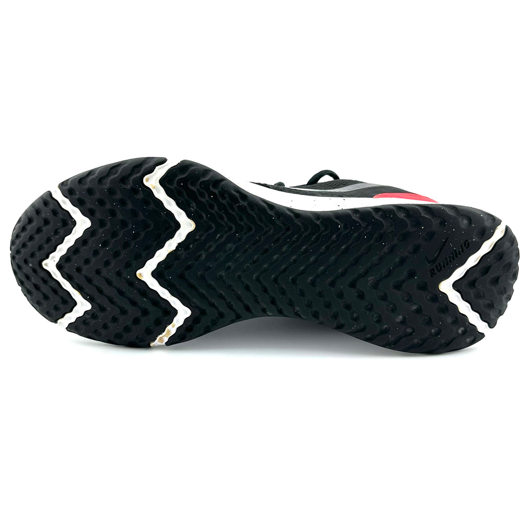 Nike Revolution 5