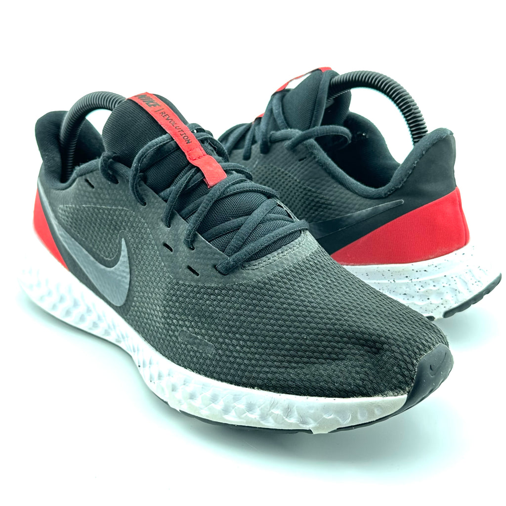 Nike Revolution 5