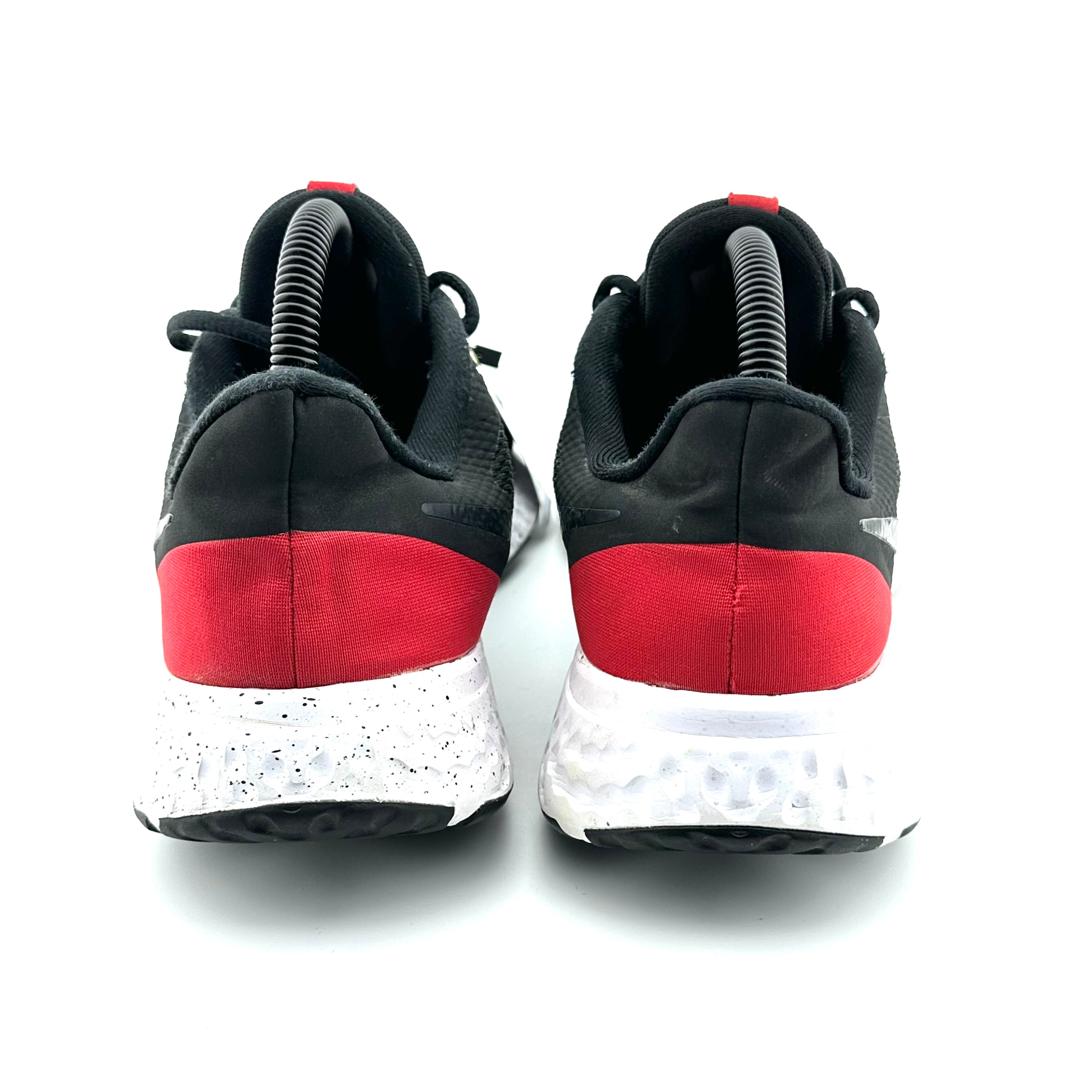 Nike Revolution 5