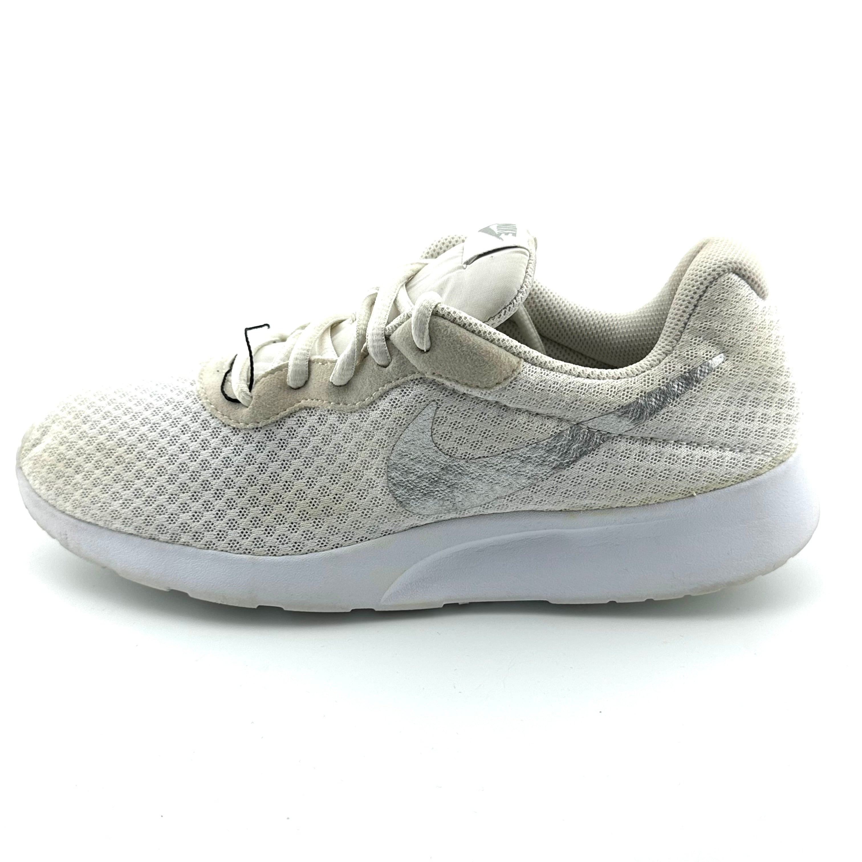 Nike Tanjuor