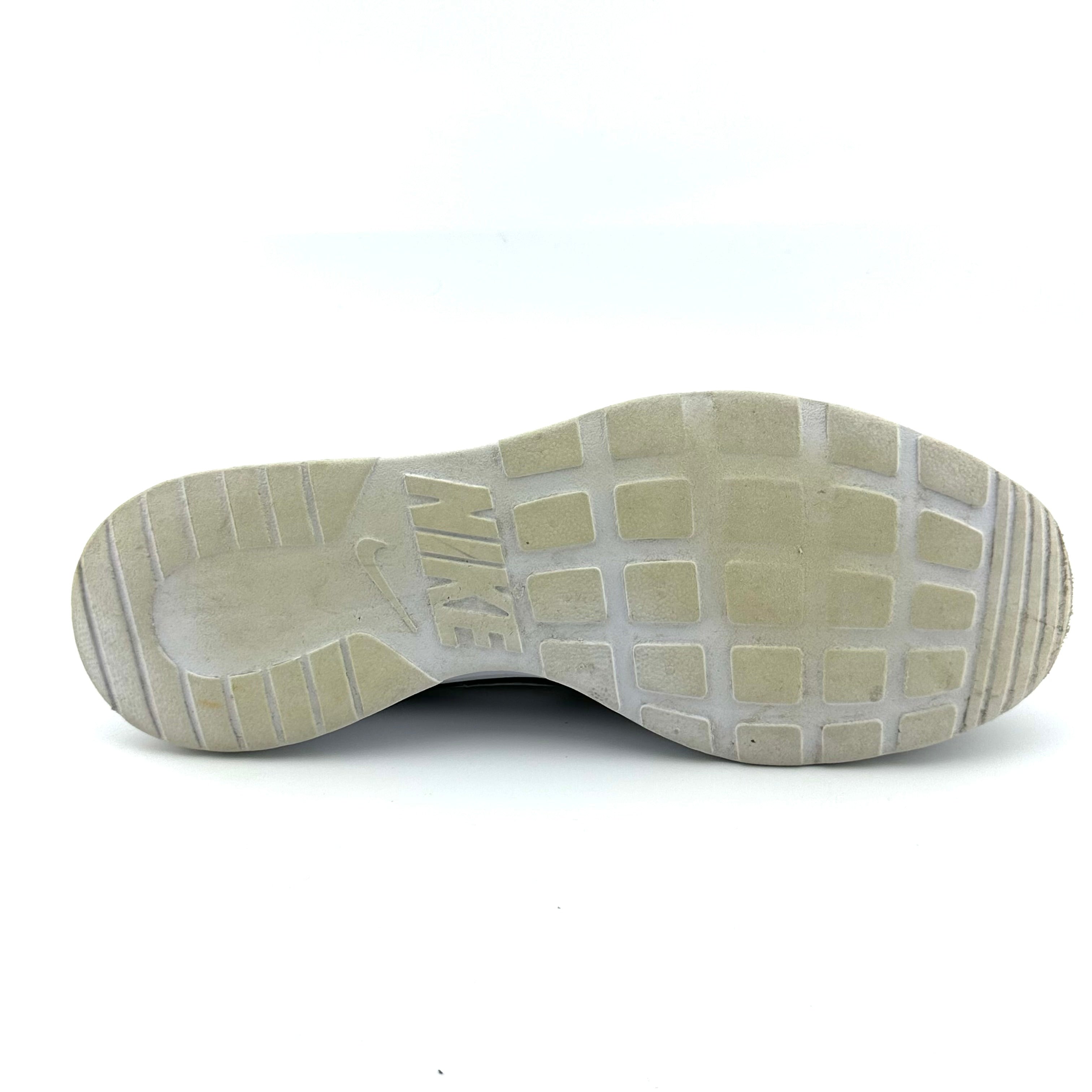 Nike  Tanjun