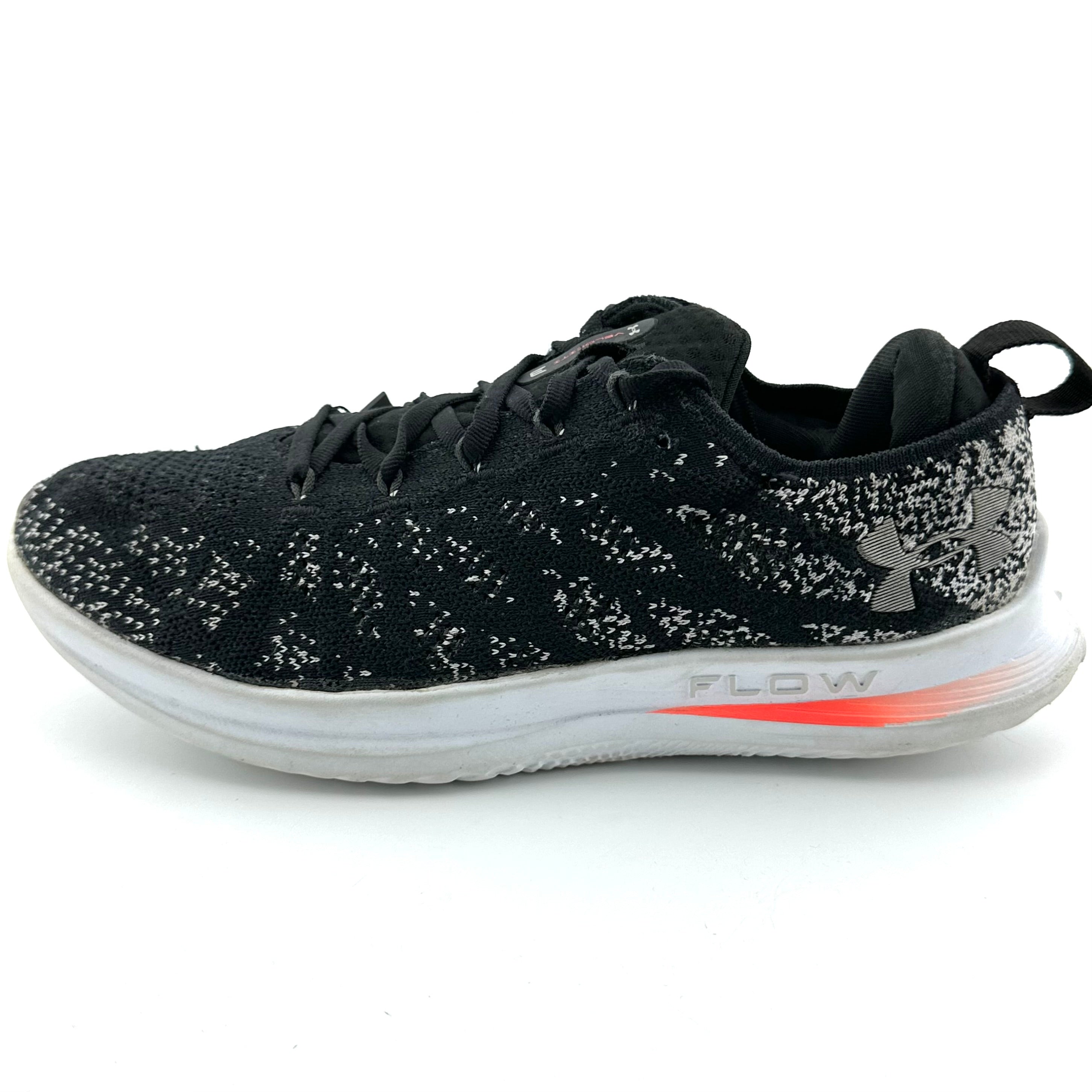 Under Armour Velocity 3