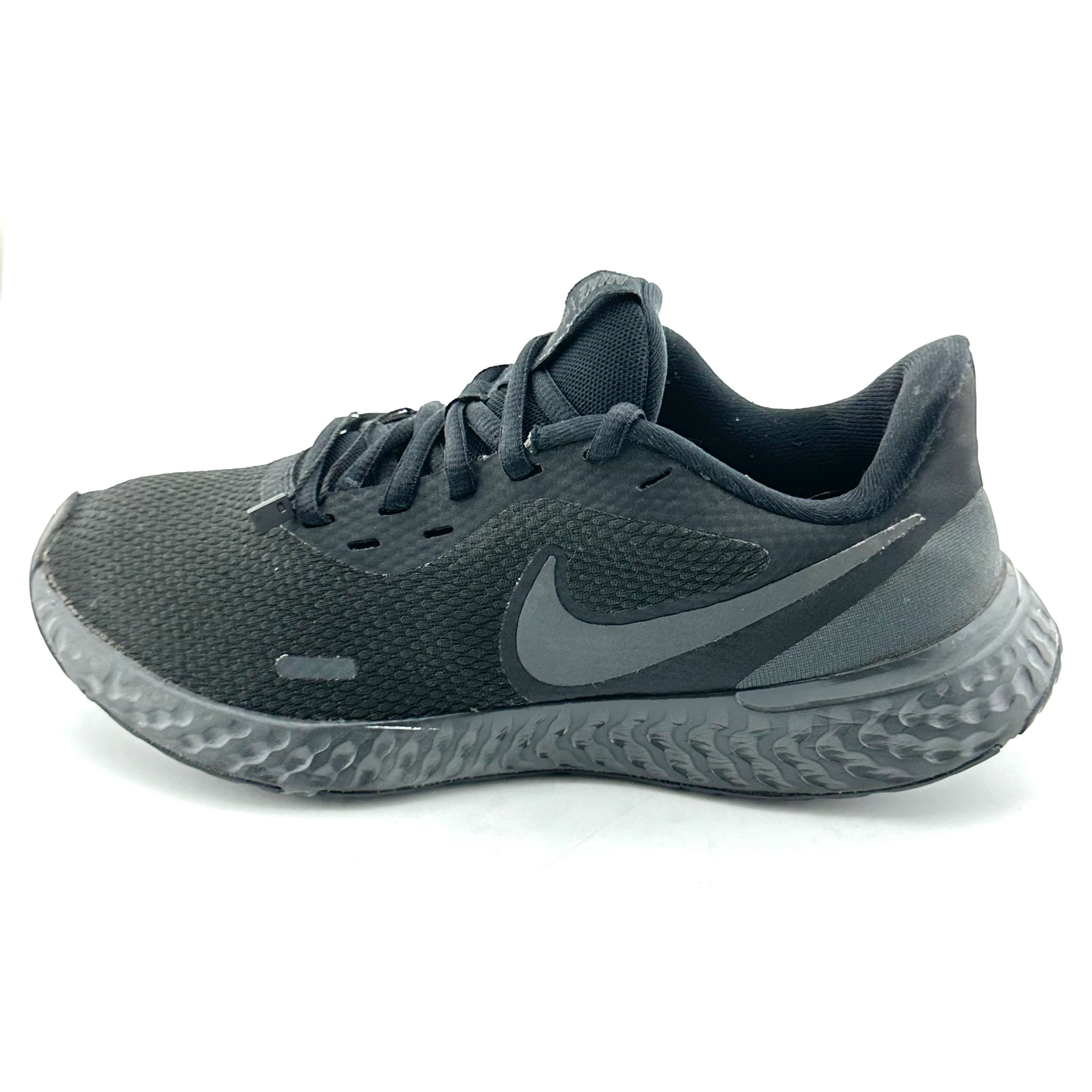 Nike Revolution 5