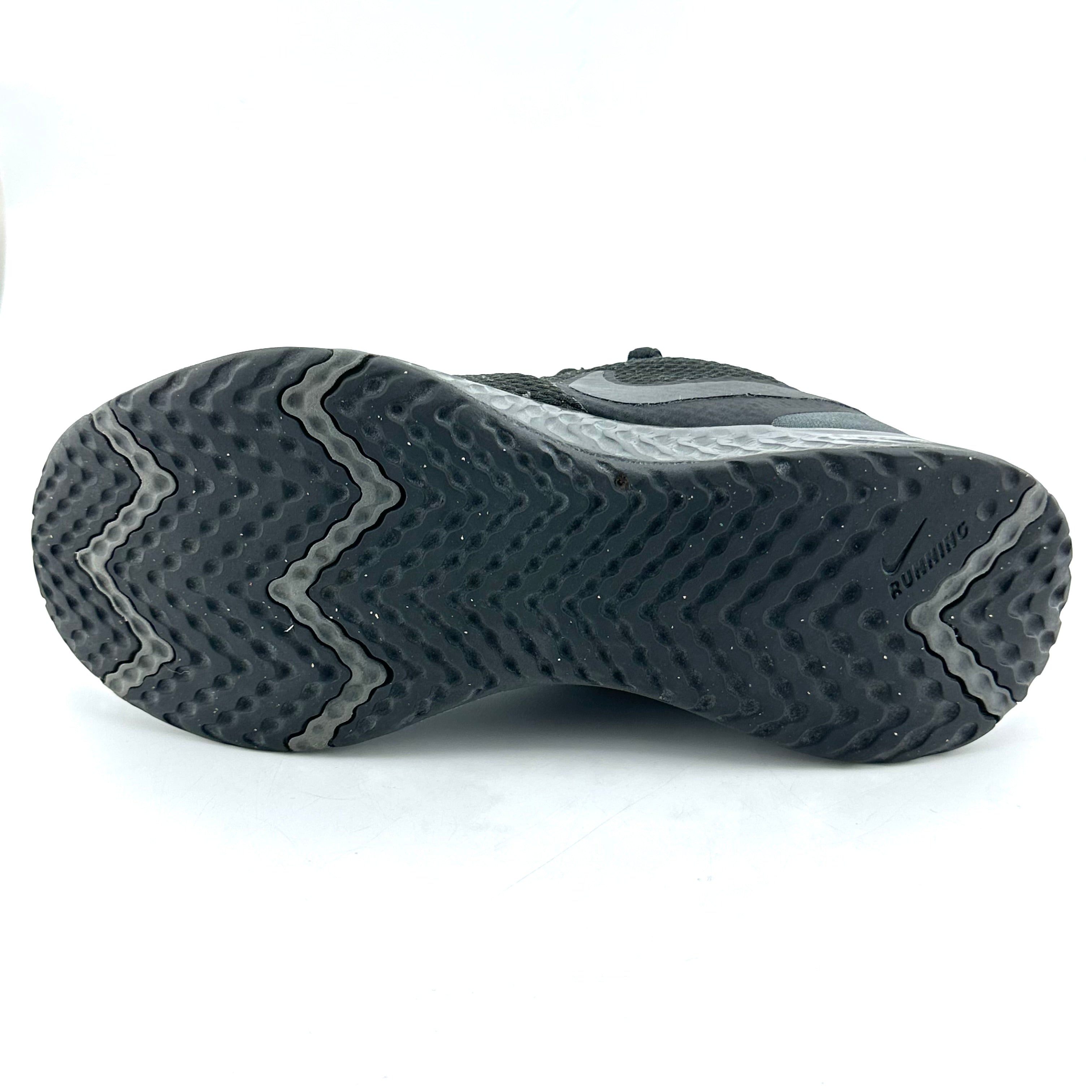 Nike Revolution 5