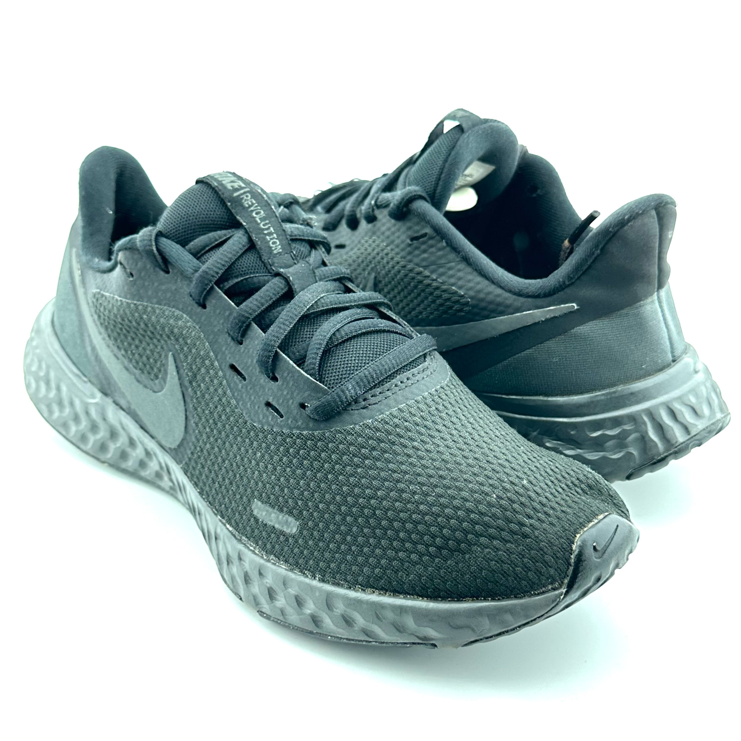 Nike Revolution 5