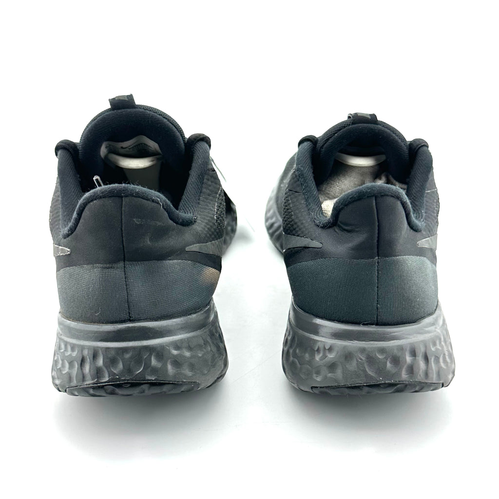 Nike Revolution 5