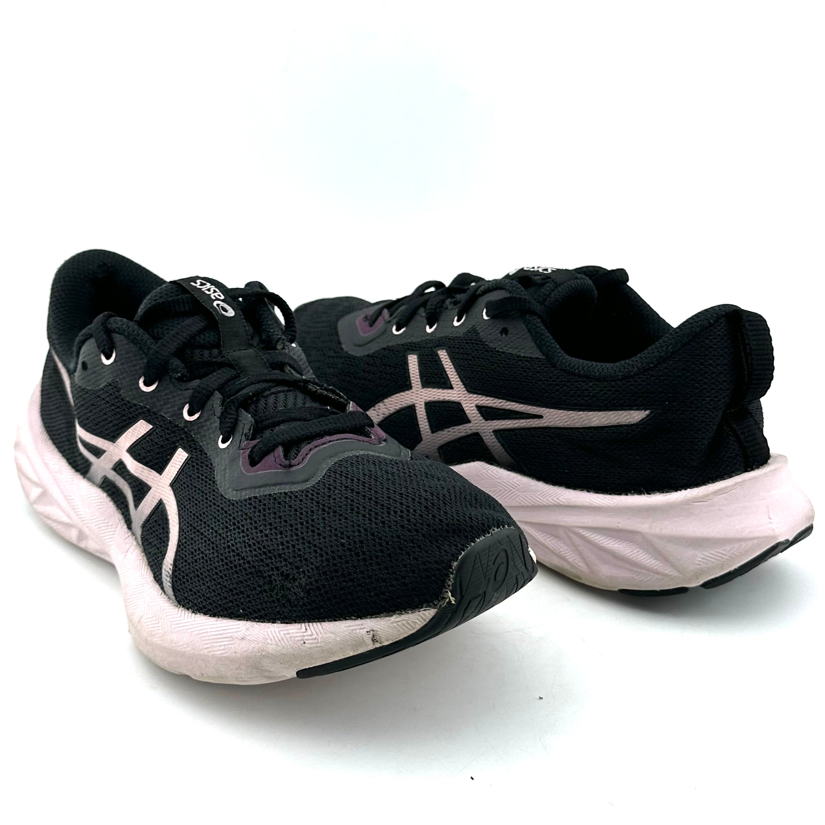 Asics Nova Blast 5