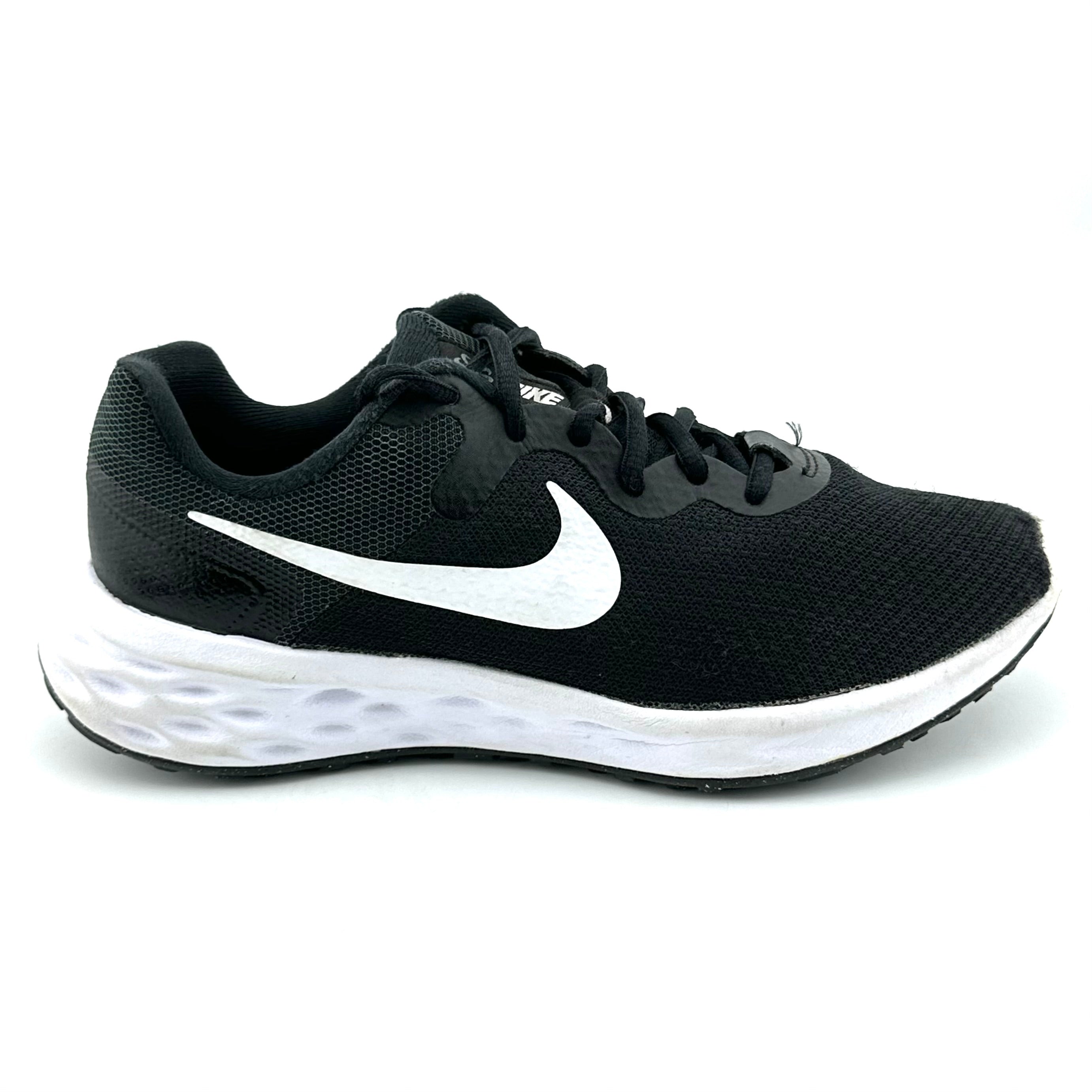 Nike Revolution 6