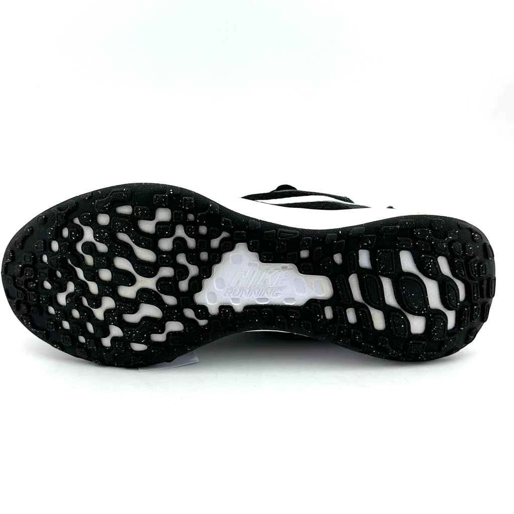 Nike Revolution 6