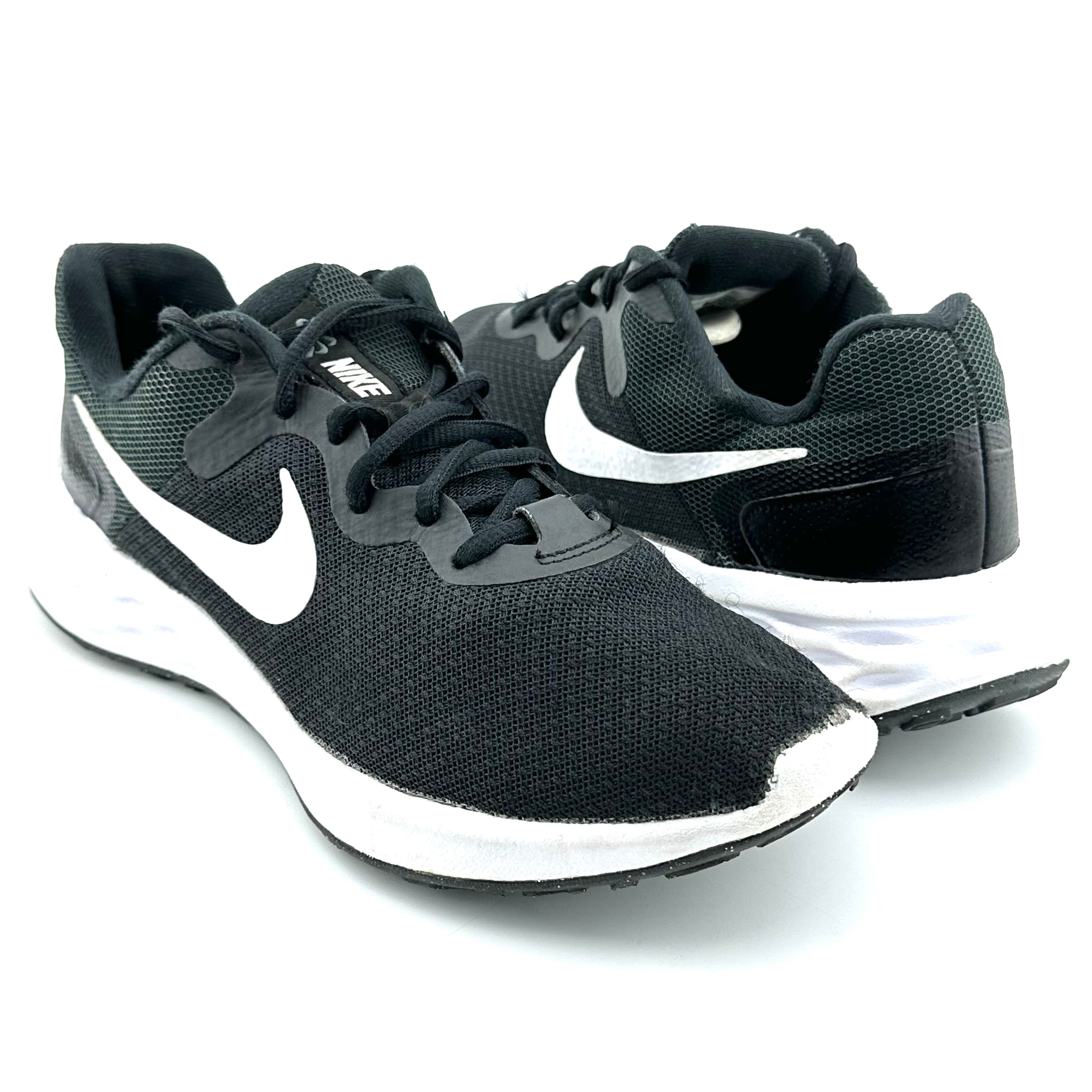 Nike Revolution 6