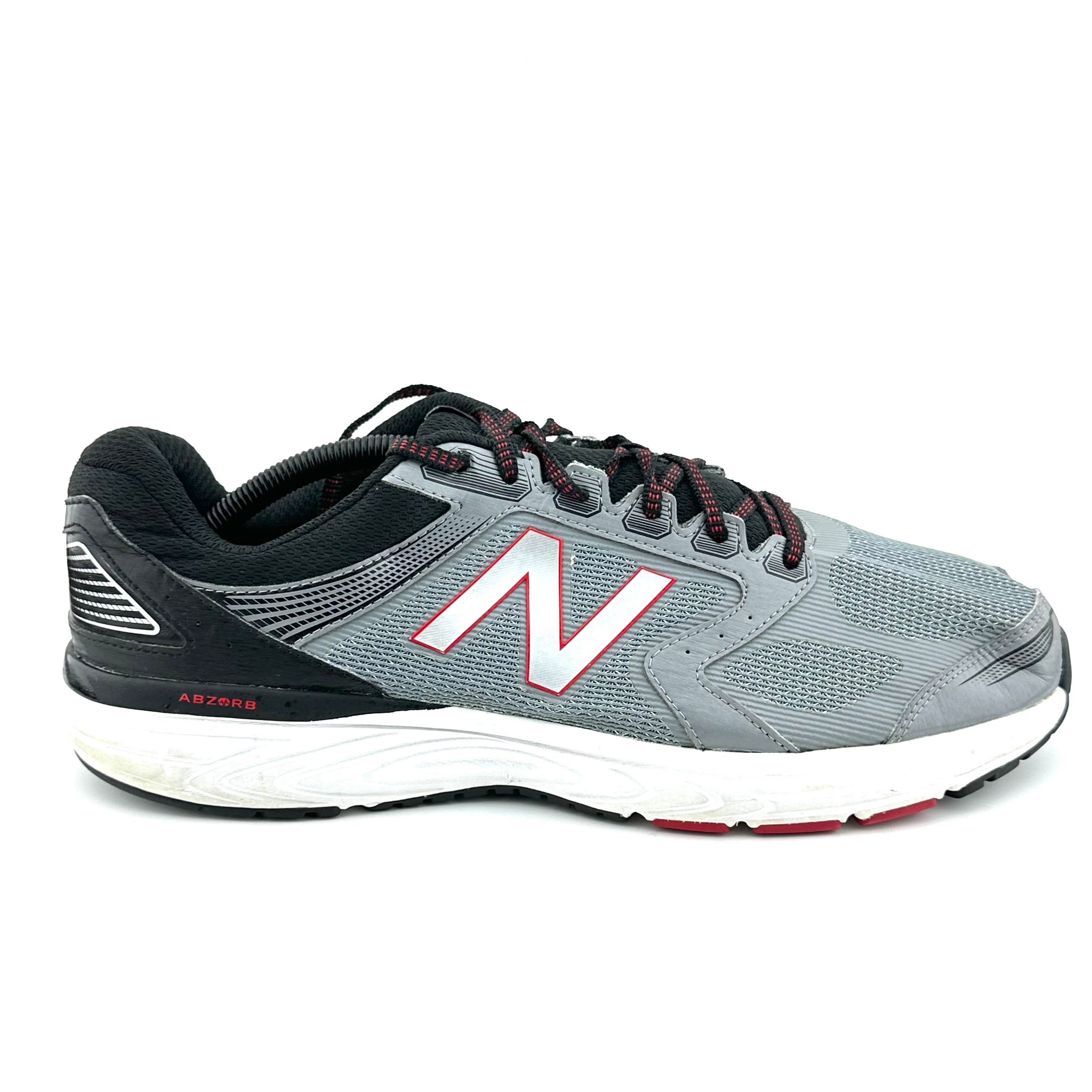 New Balance 560v7