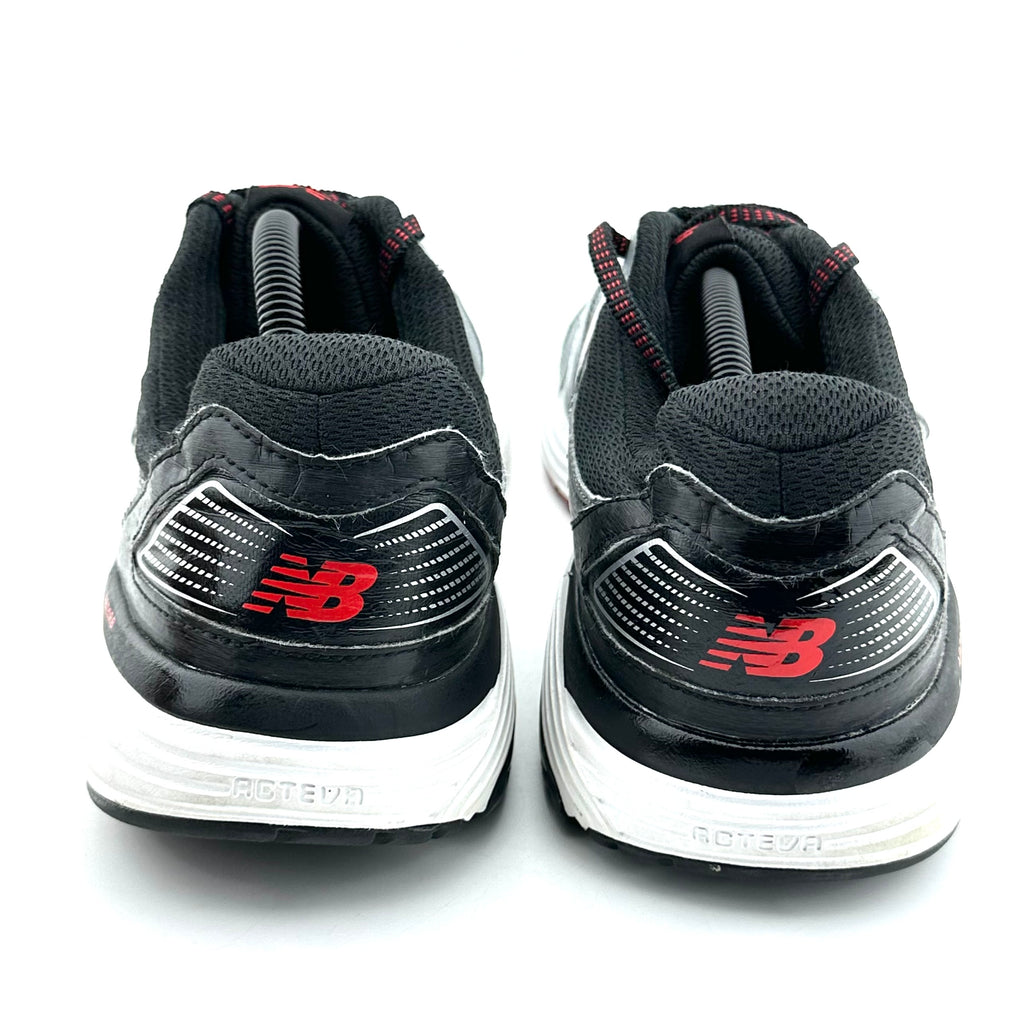 New Balance 560v7