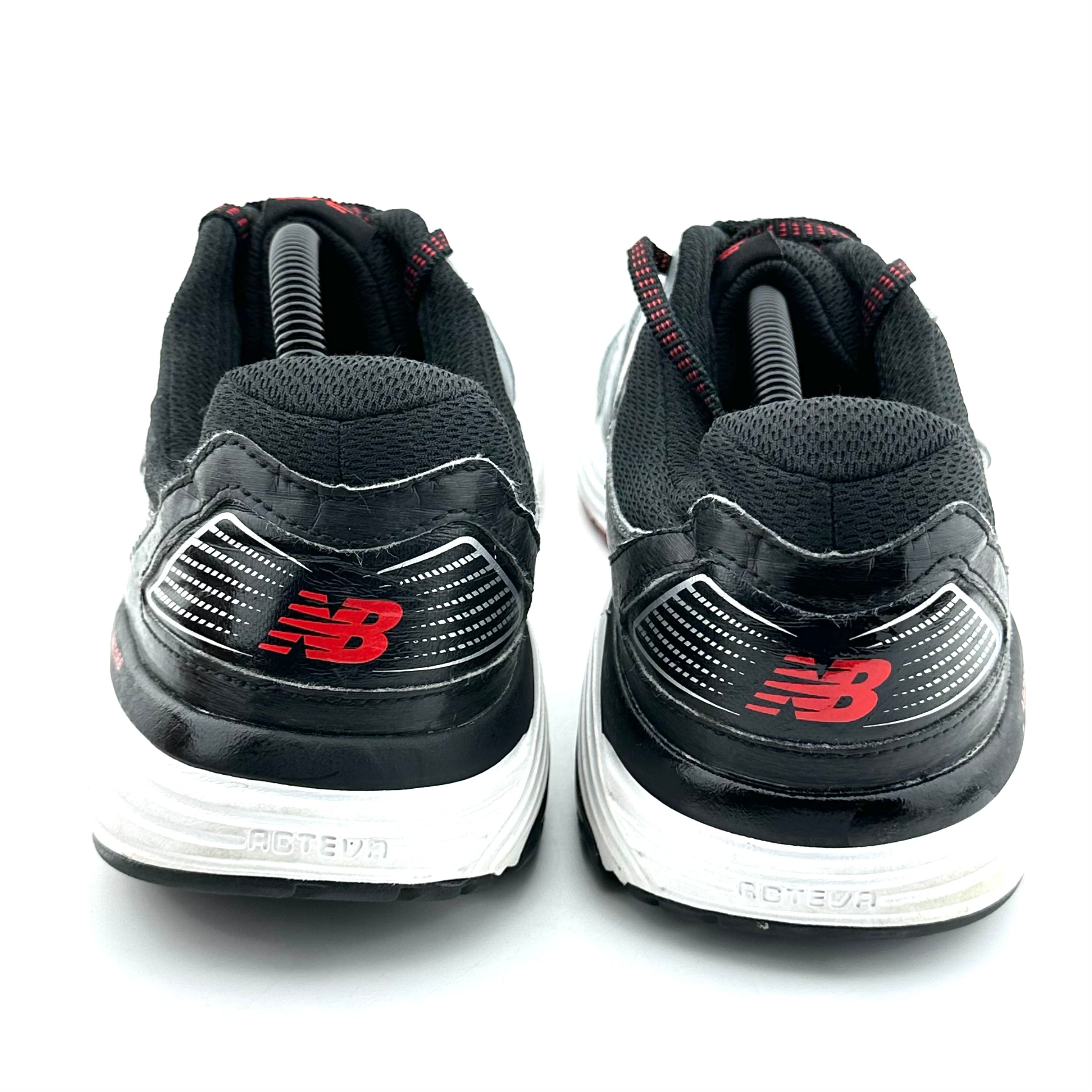 New Balance 560v7