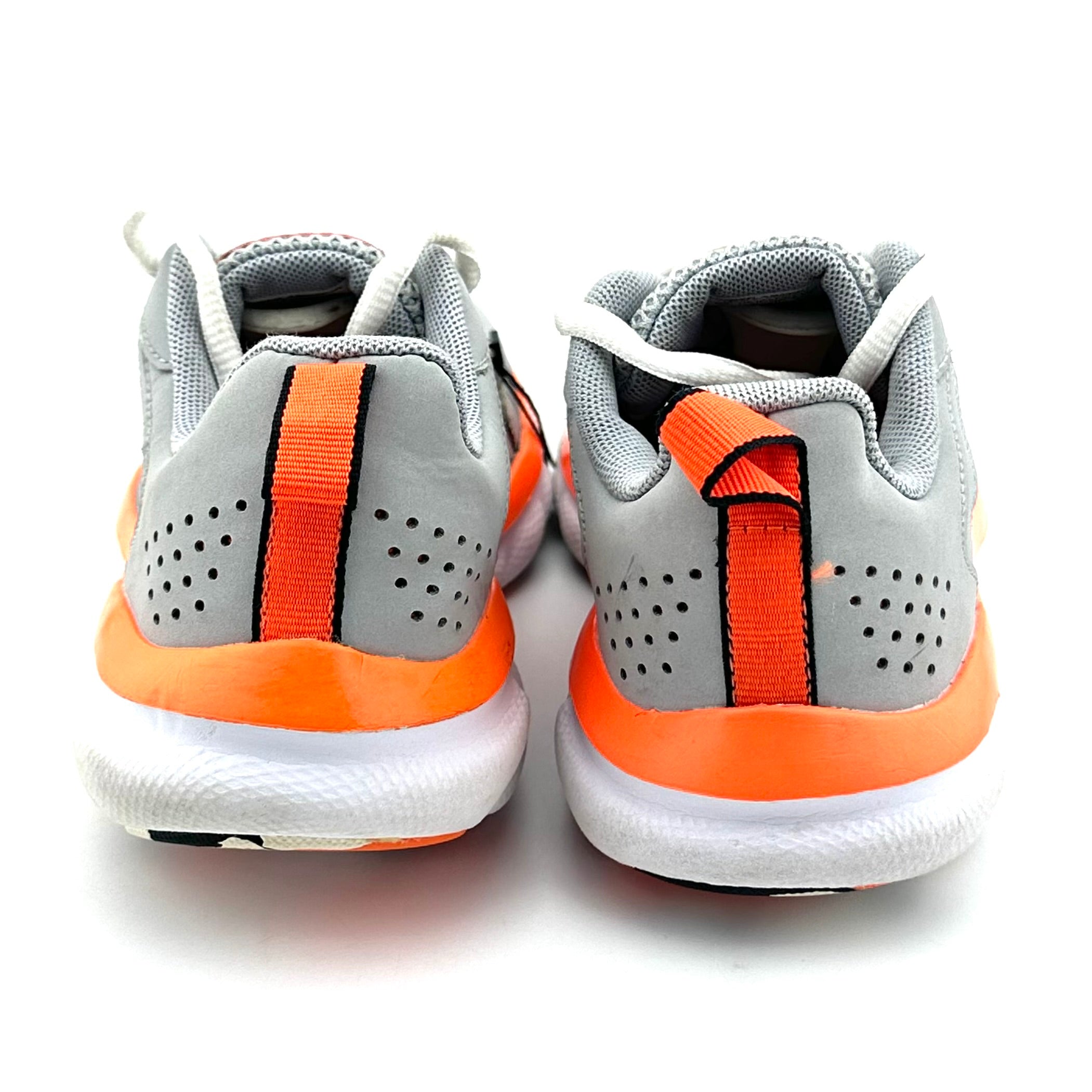 Under Armour Assert 9
