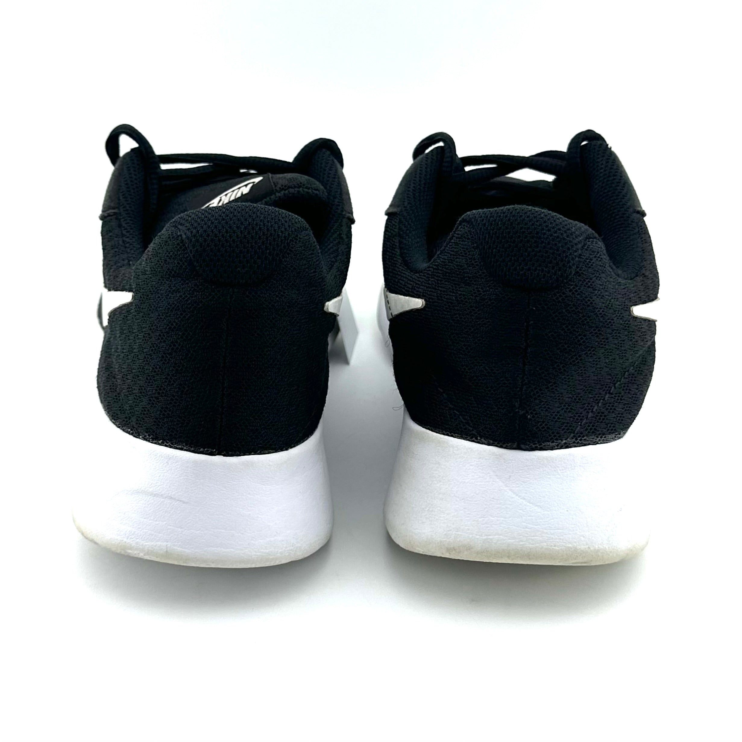 Nike Tanjun