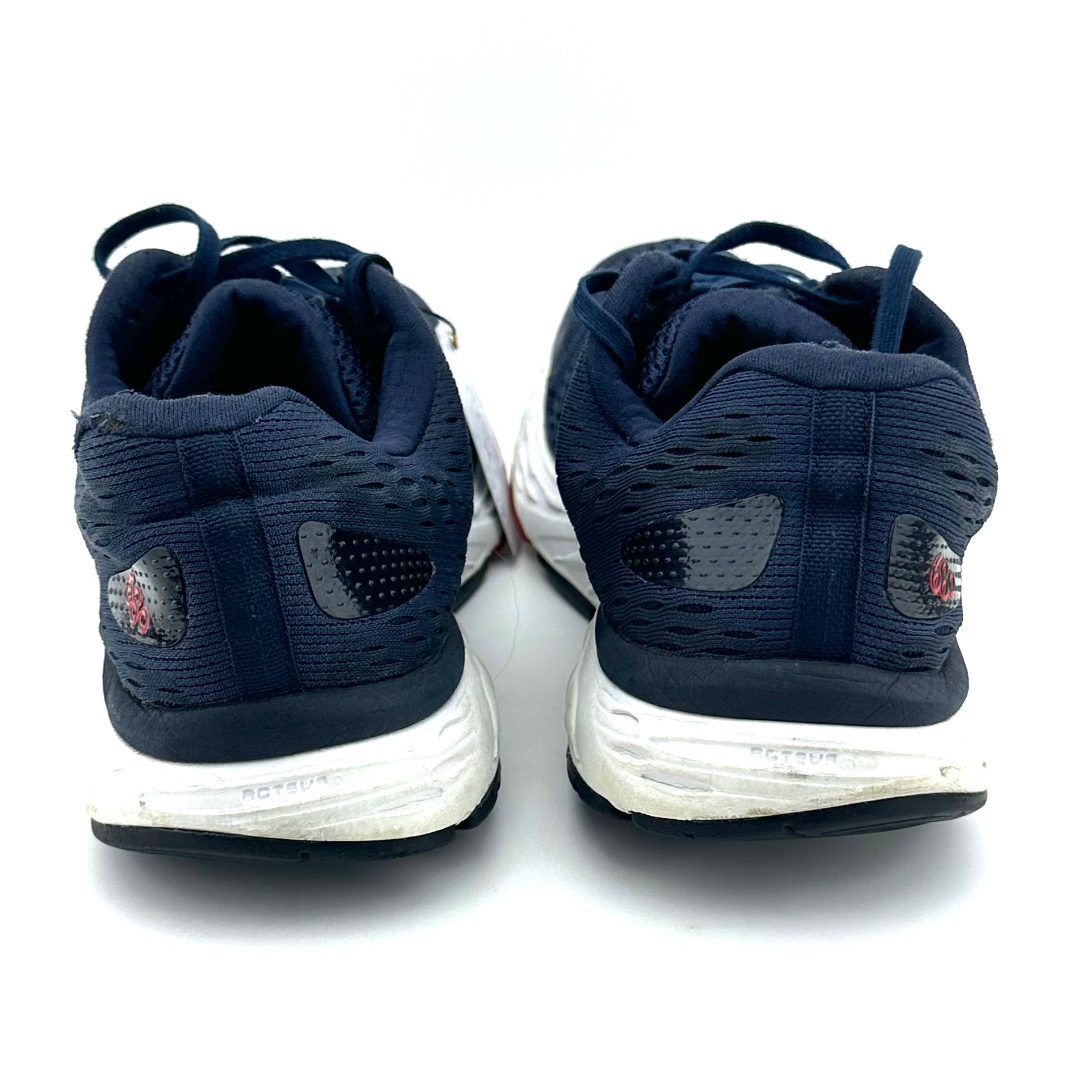 New Balance 680v6